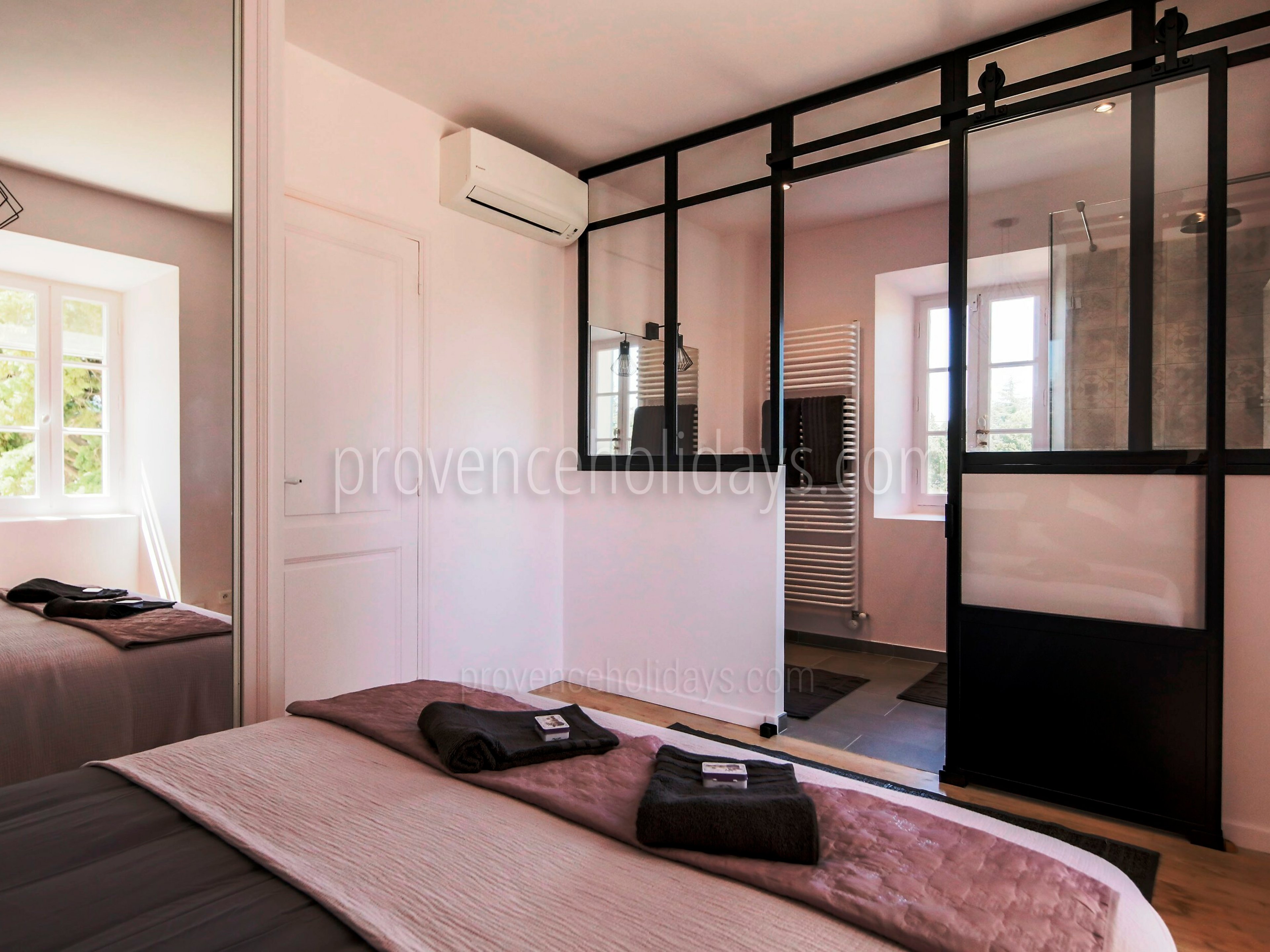 29 - Mas Luna: Villa: Bedroom