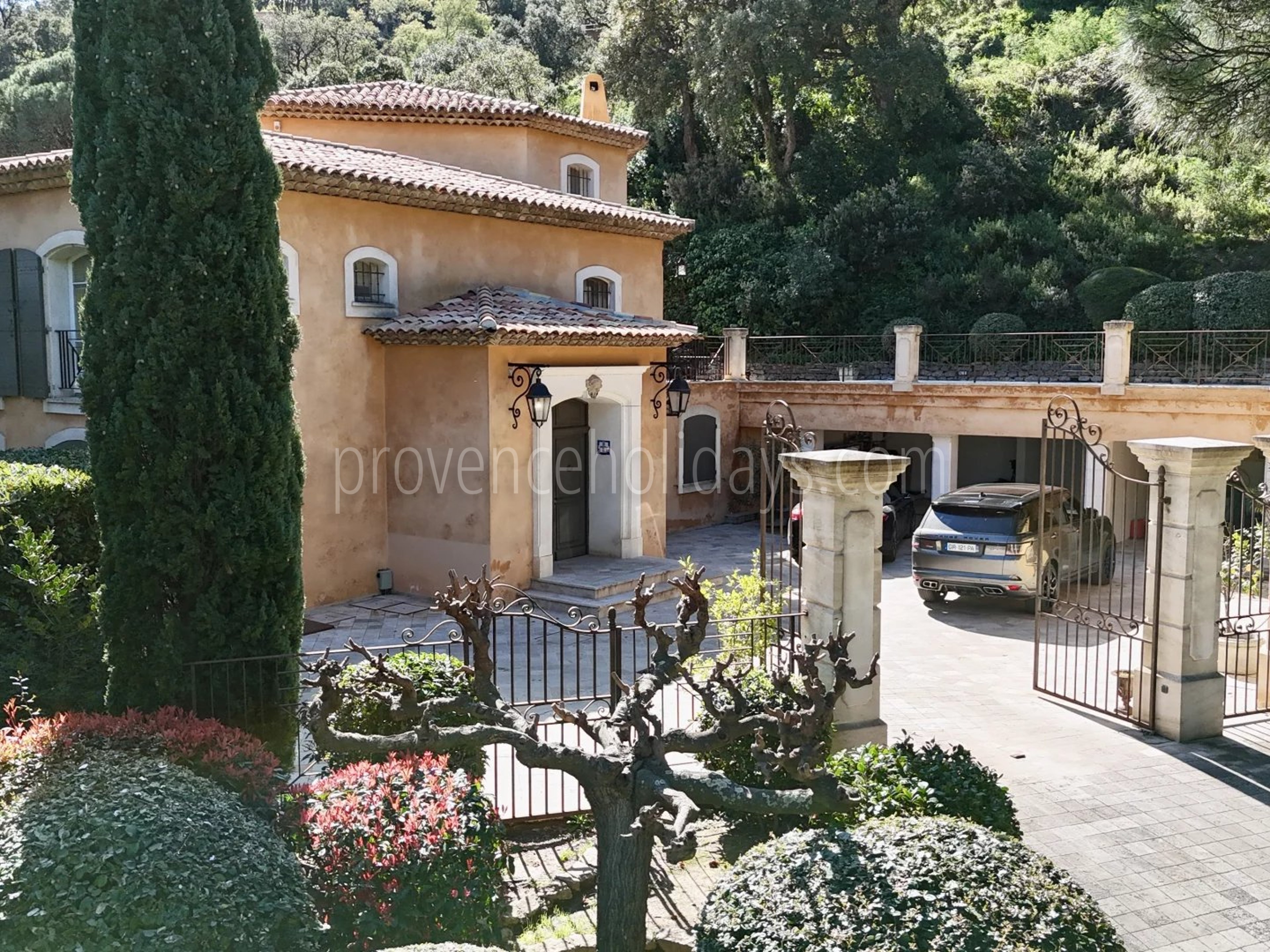 41 - Villa mit Kamin in Cavalaire-sur-Mer: Villa: Exterior
