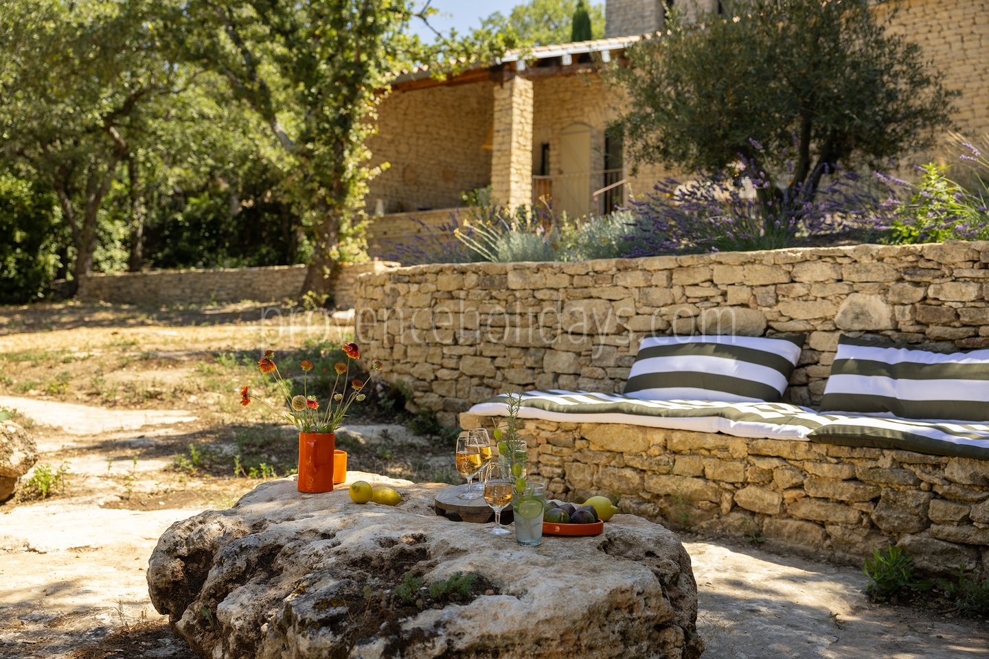 16 - Mas des Chênes Blancs: Villa: Exterior