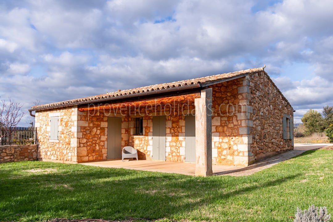 20 - Provençal residence in Bonnieux: Villa: Exterior