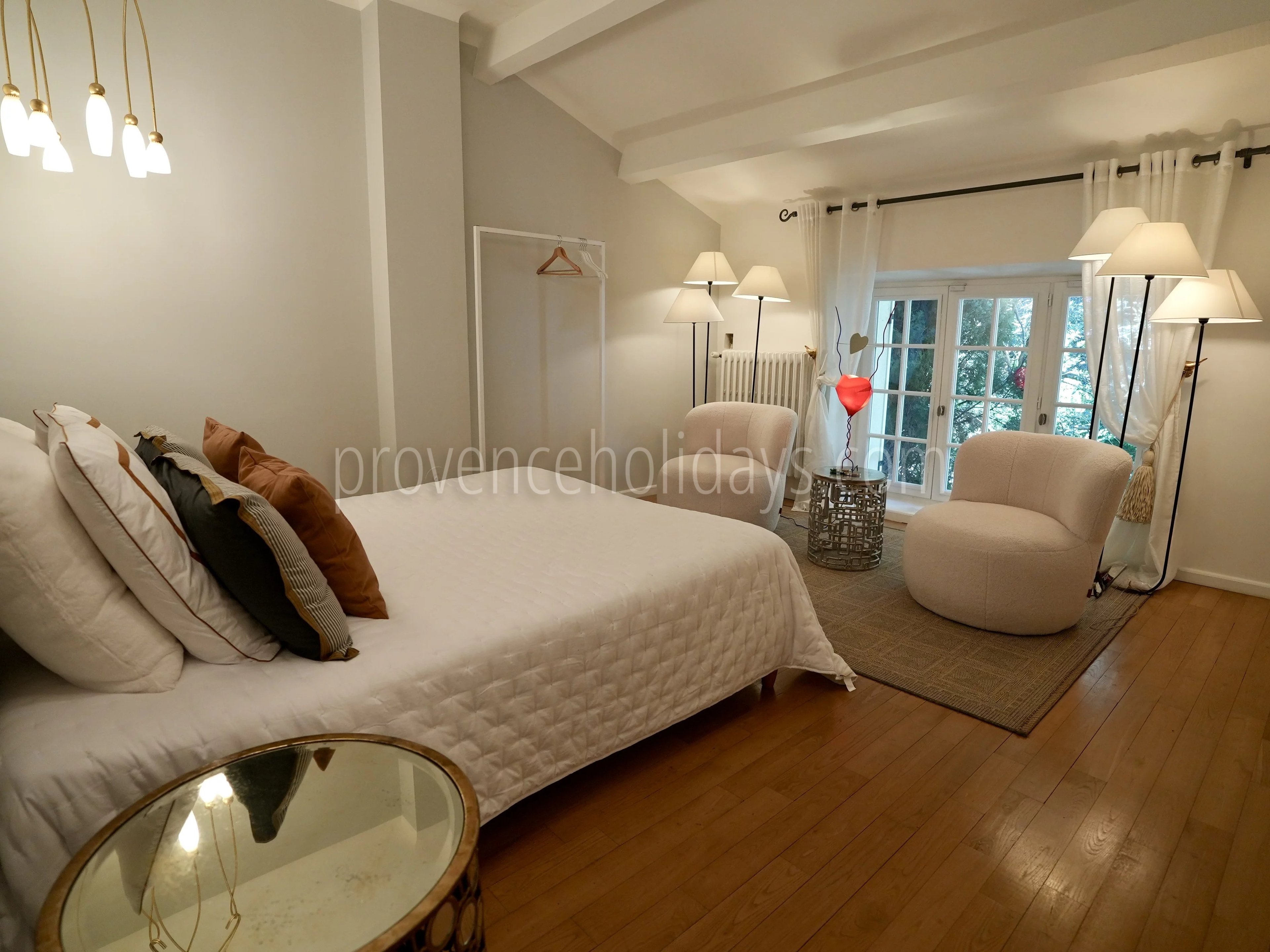 25 - Stone estate in Eygalières: Villa: Bedroom