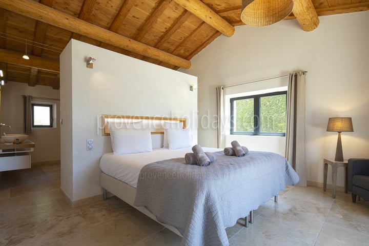 4 - Mas des Thyms: Villa: Bedroom