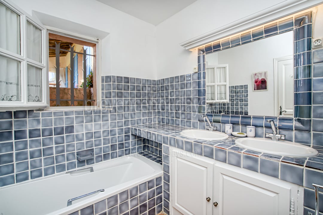 26 - Maison Jaspe: Villa: Bathroom