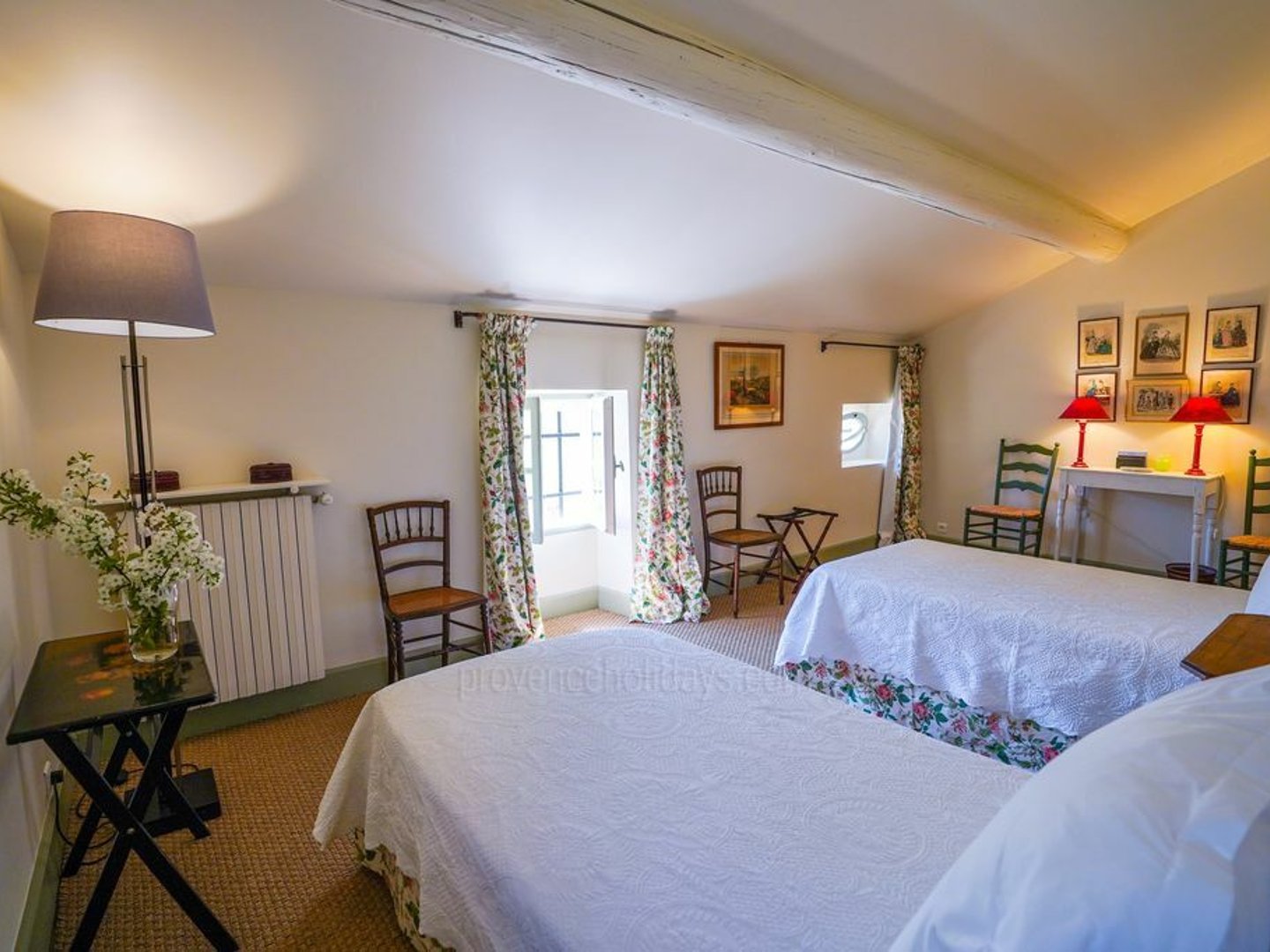 28 - Mas Saint-Andiol: Villa: Bedroom