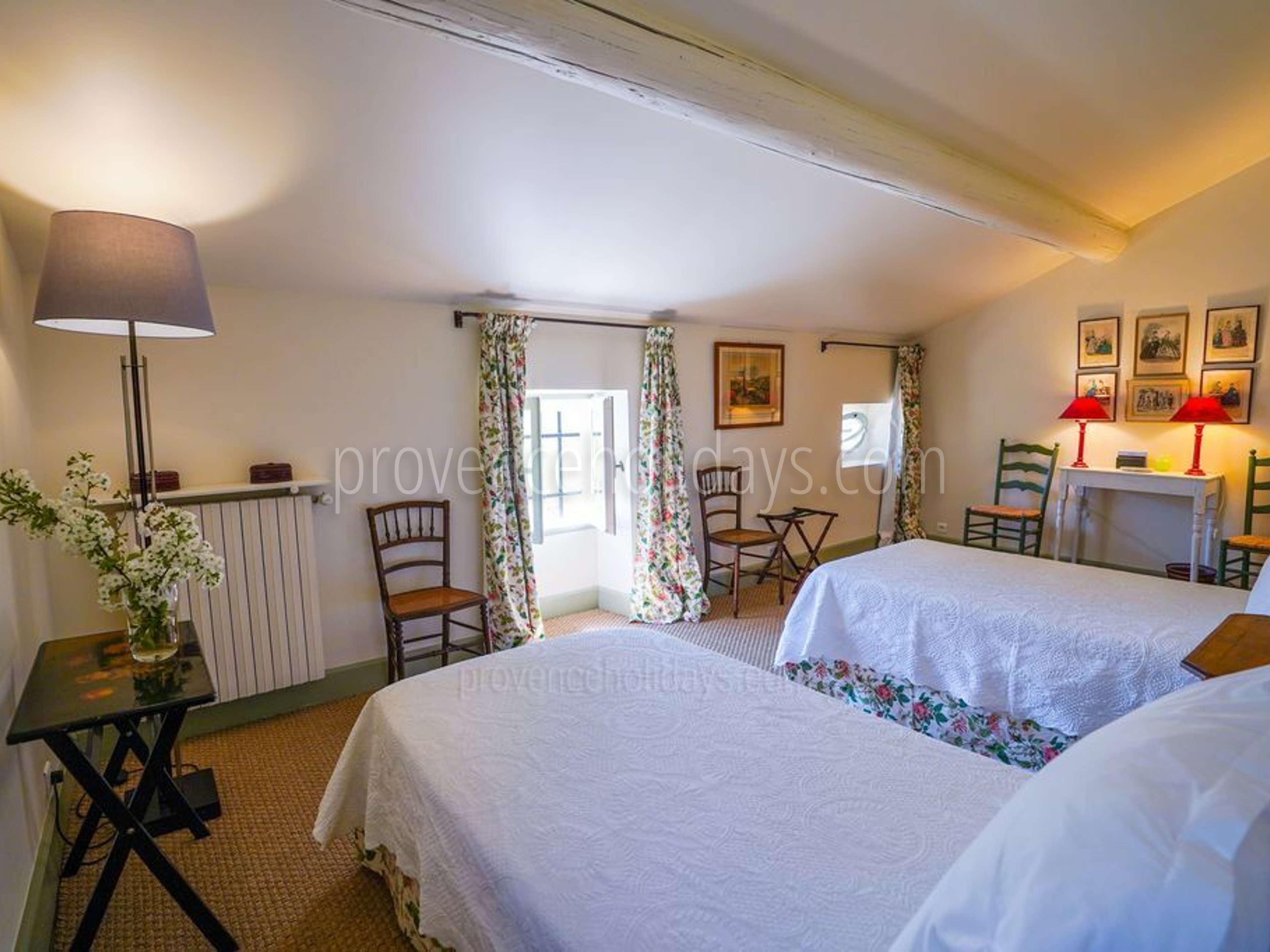 28 - Mas Saint-Andiol: Villa: Bedroom