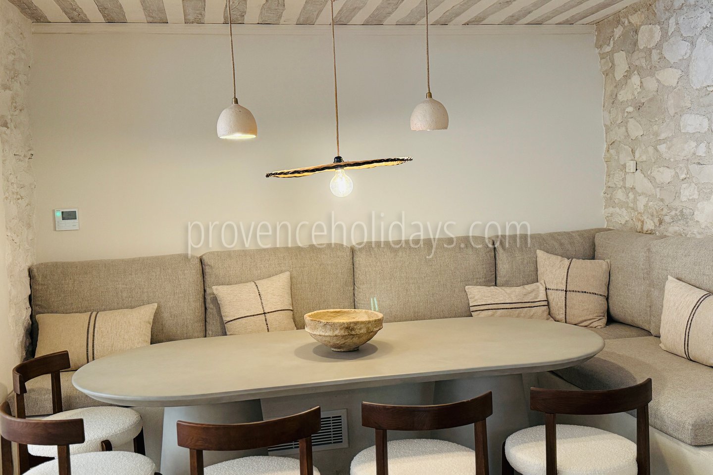 14 - Renovated farmhouse on the outskirts of Eygalières: Villa: Interior