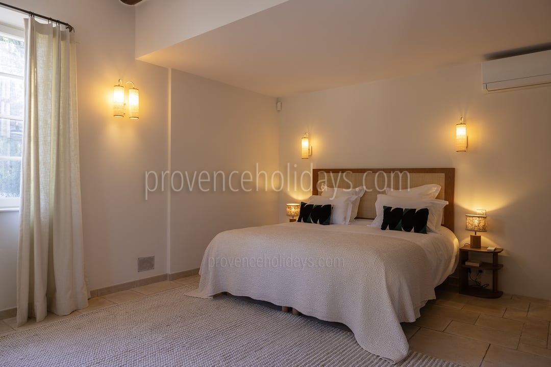 47 - Le Mas des Magnans: Villa: Bedroom