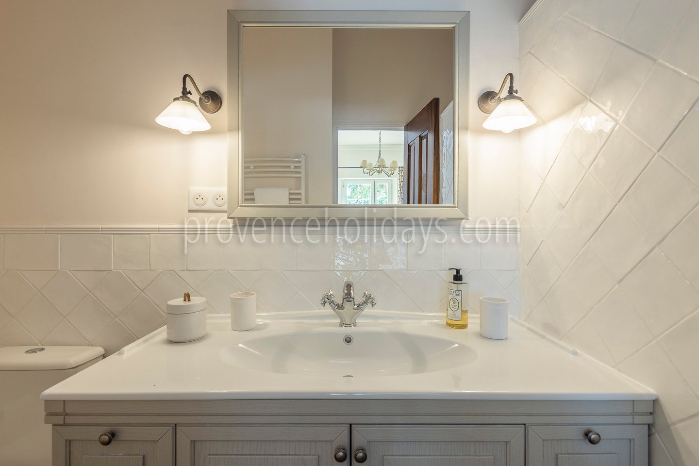 19 - Le Mas Olivia: Villa: Bathroom 2