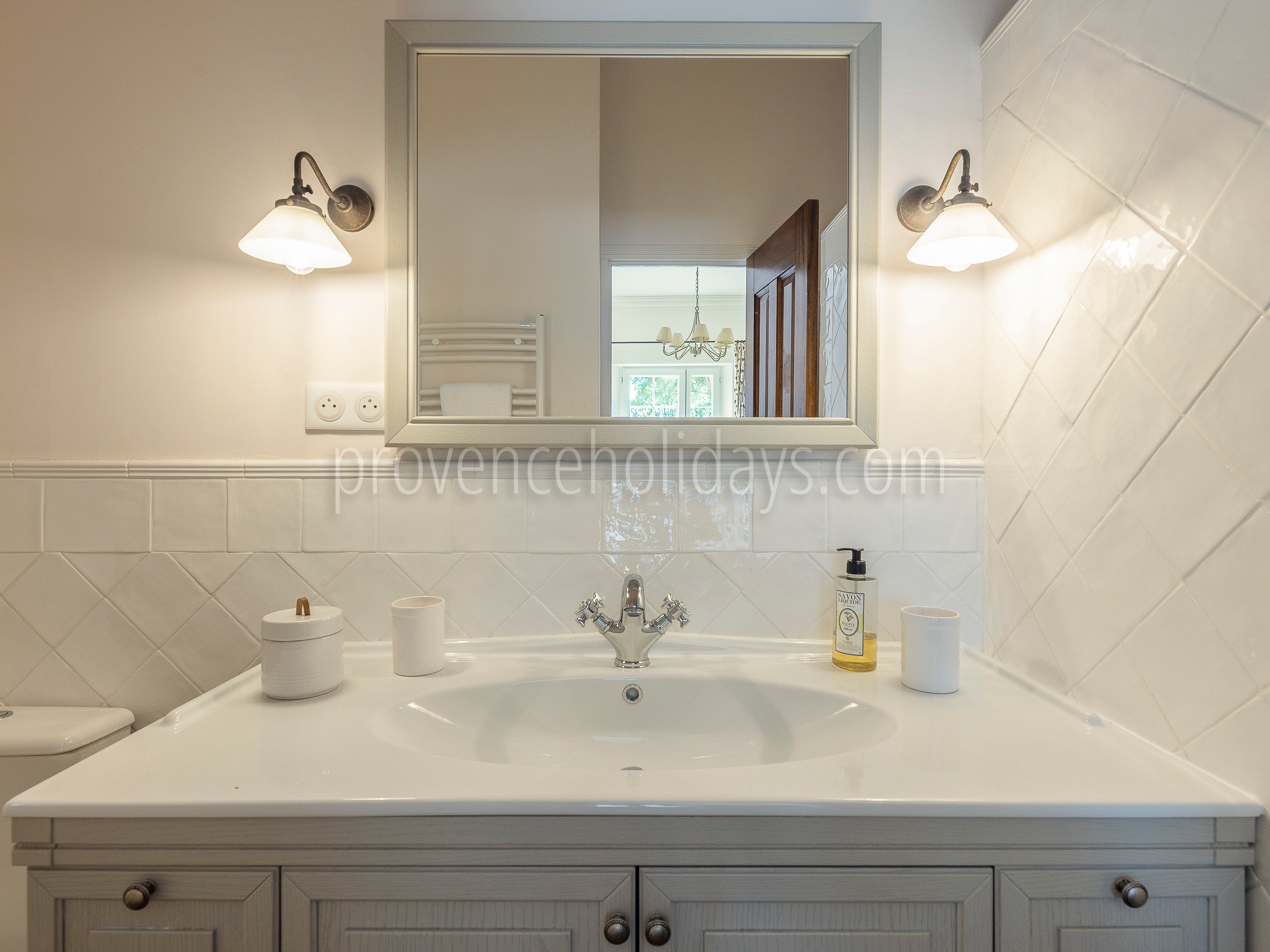 19 - Le Mas Olivia: Villa: Bathroom 2