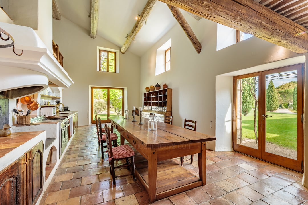 19 - Bastide de Luberon: Villa: Interior