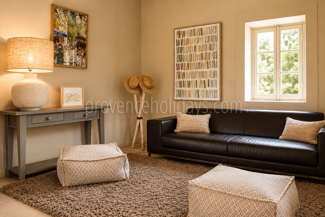24 - Bauernhaus mit Blick auf den Luberon: Villa: Interior