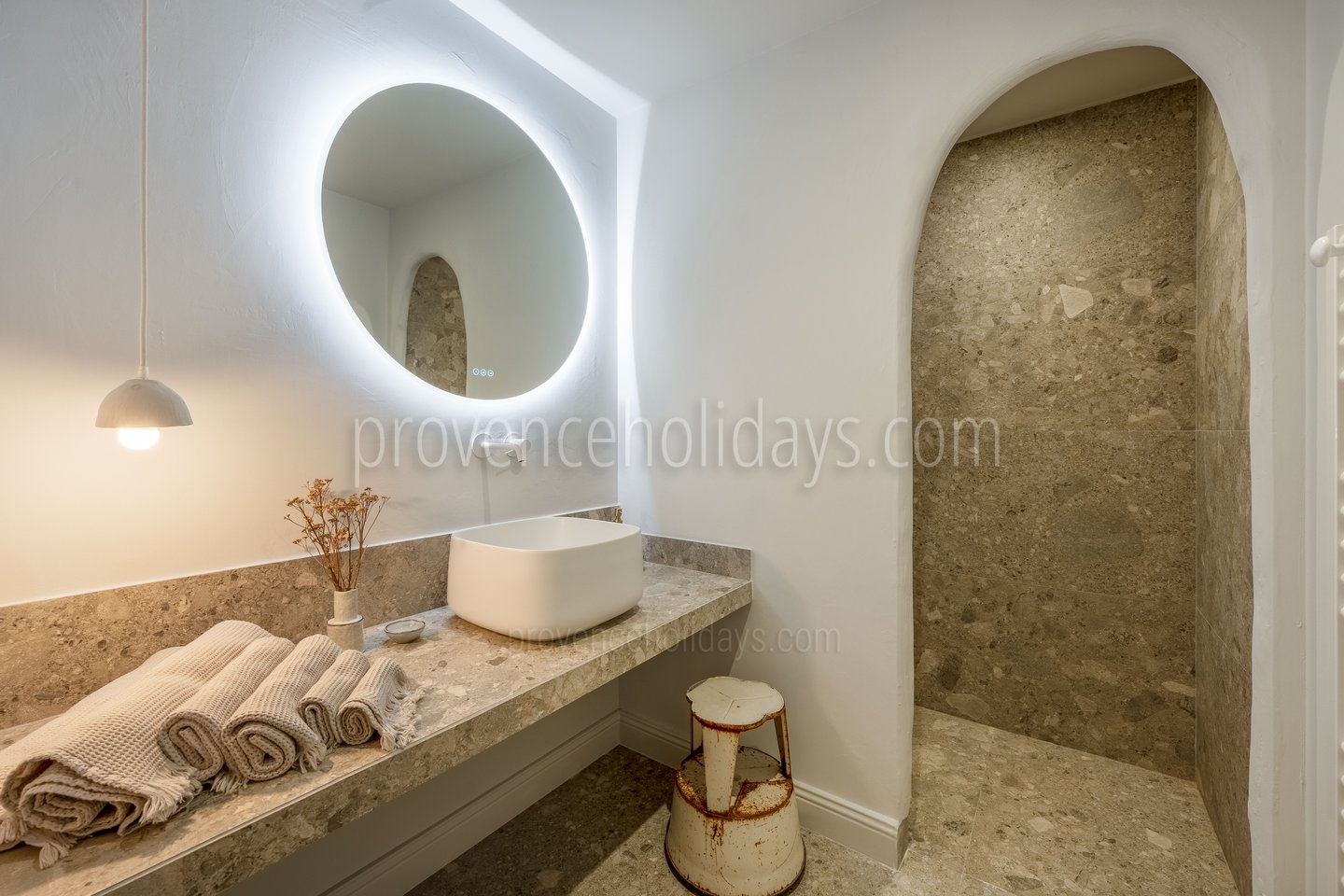 72 - Mas des Chênes Blancs: Villa: Interior