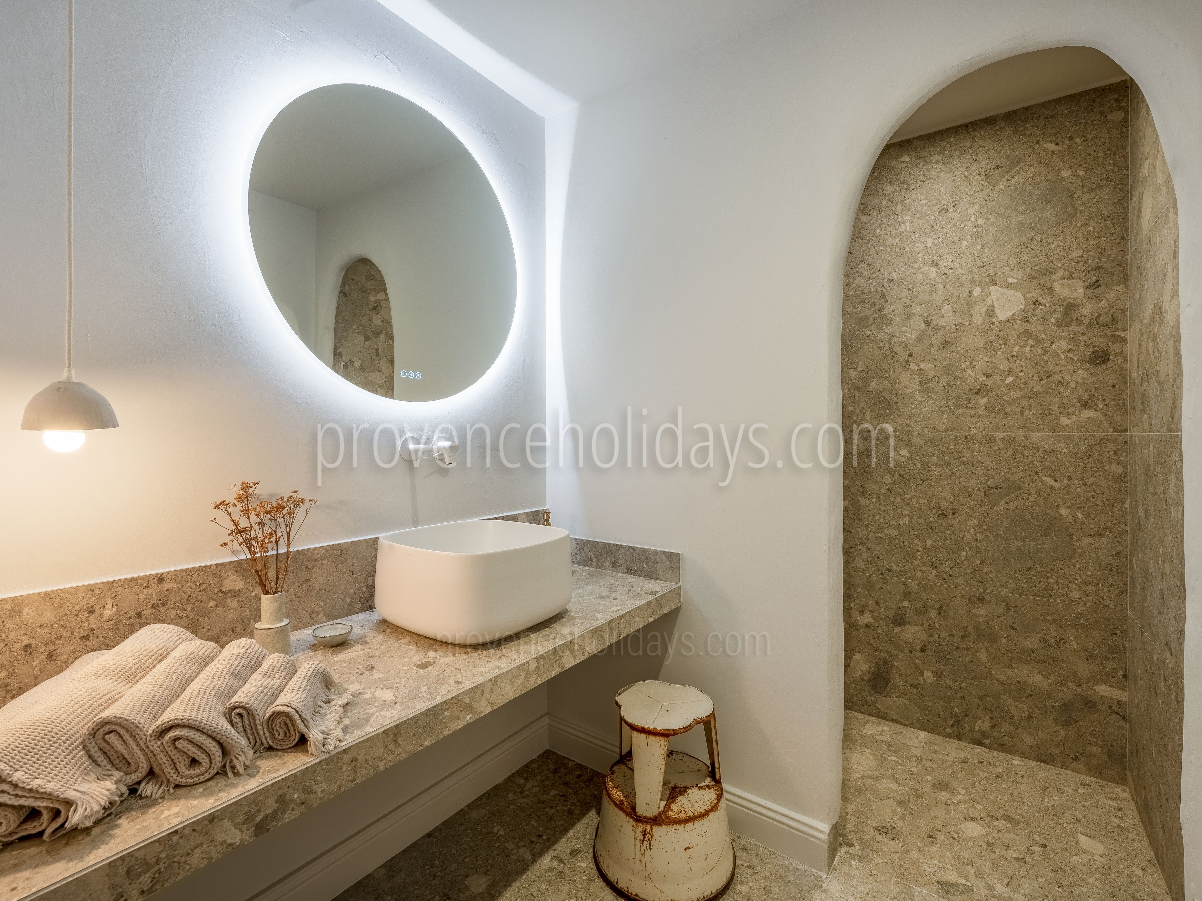 72 - Mas des Chênes Blancs: Villa: Interior