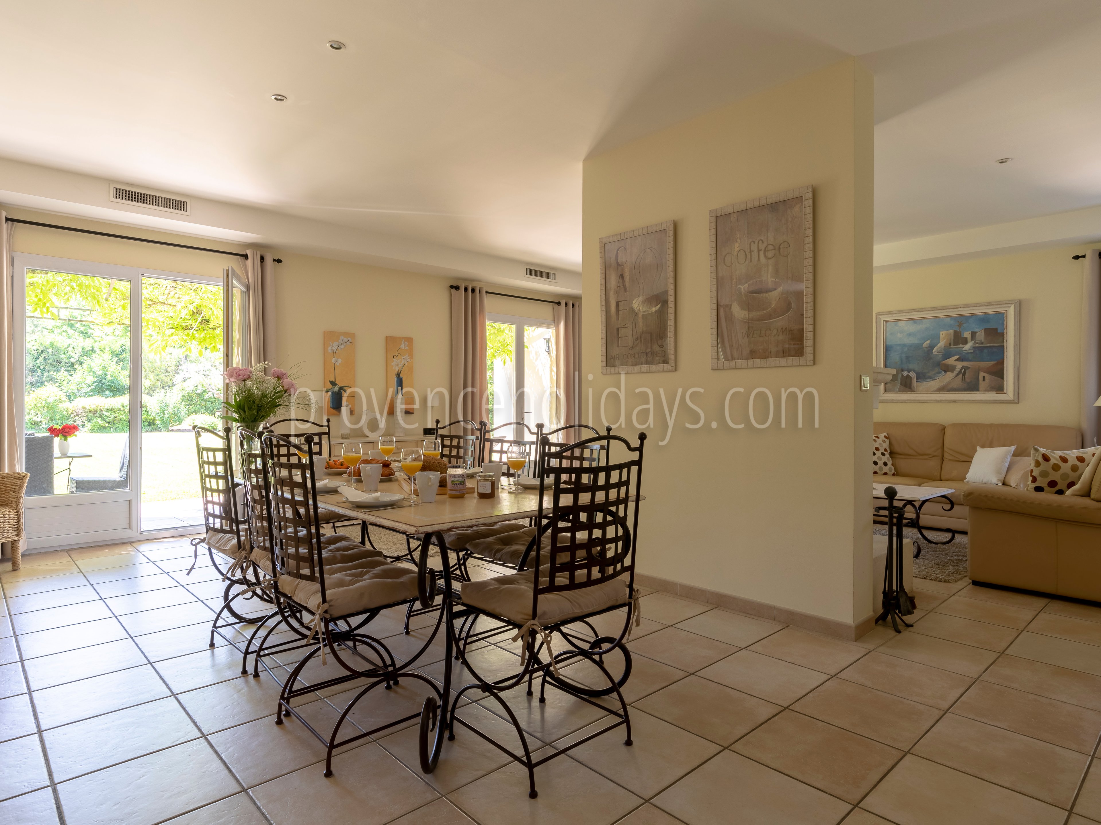32 - Chez Alare: Villa: Interior