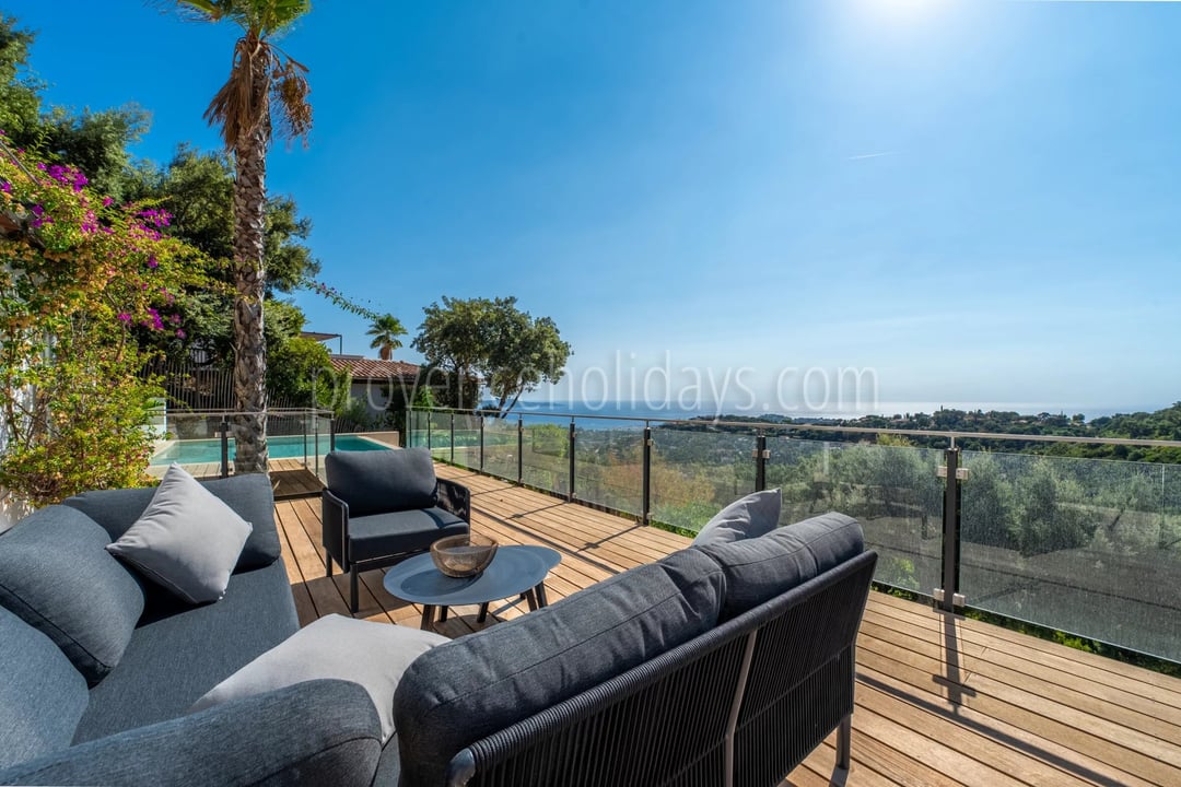 7 - Hedendaagse villa in Cavalaire-sur-Mer: Villa: Exterior