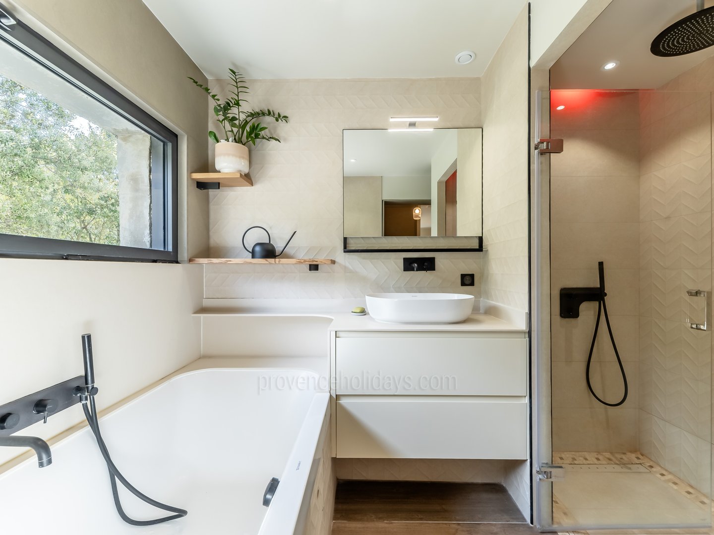 11 - Maison Mistral: Villa: Bathroom