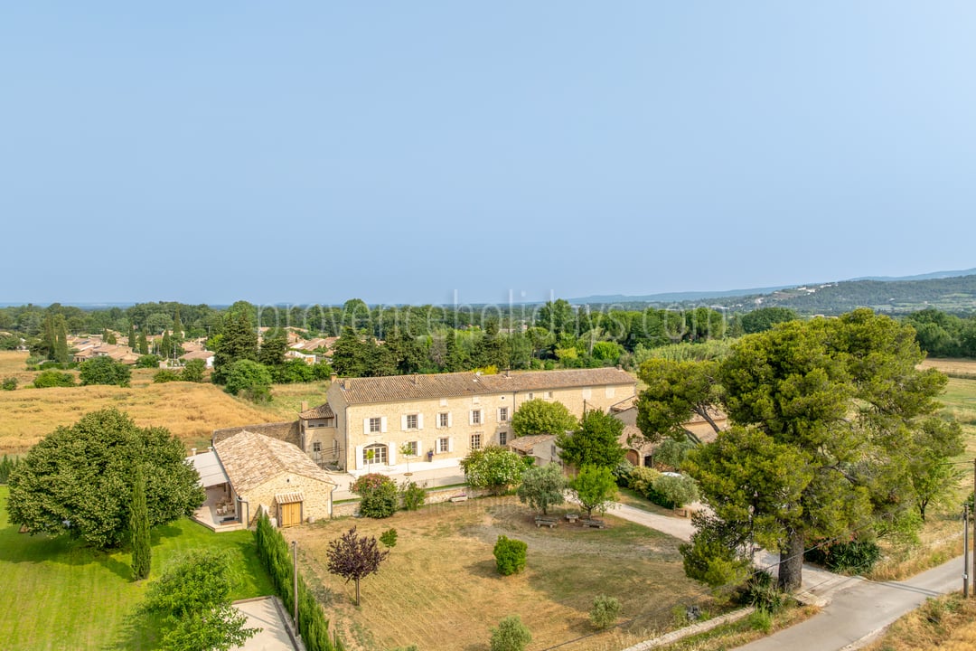 33 - L\'art de vivre: Villa: Exterior
