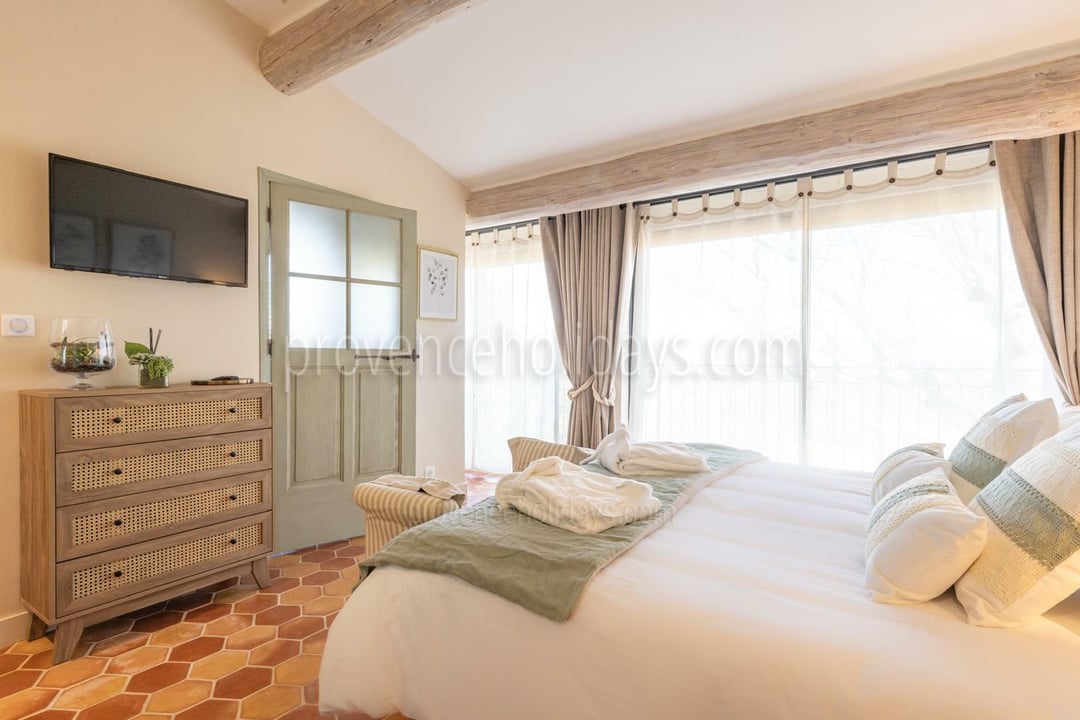 12 - Mas Sylvania: Villa: Bedroom