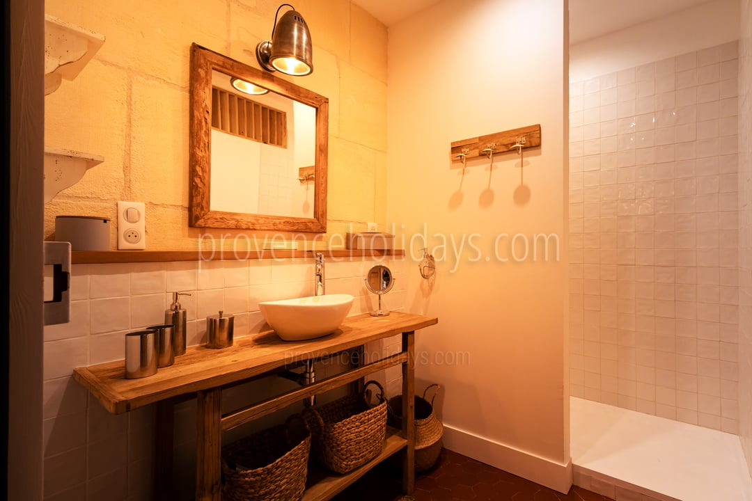 65 - Mas des Pommiers: Villa: Bathroom