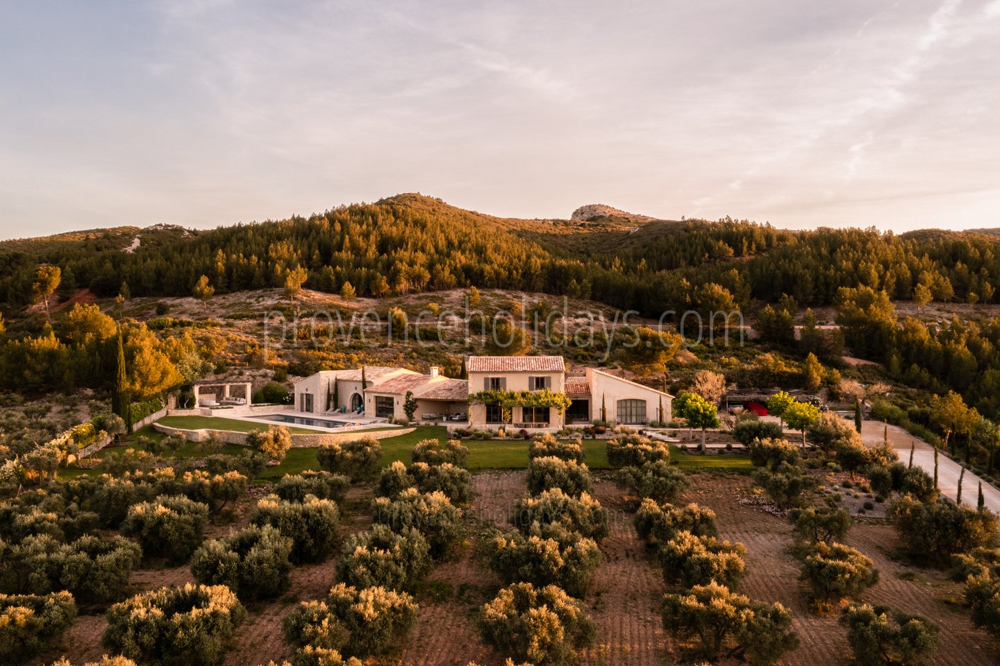 15 - Mas des Collines: Villa: Exterior