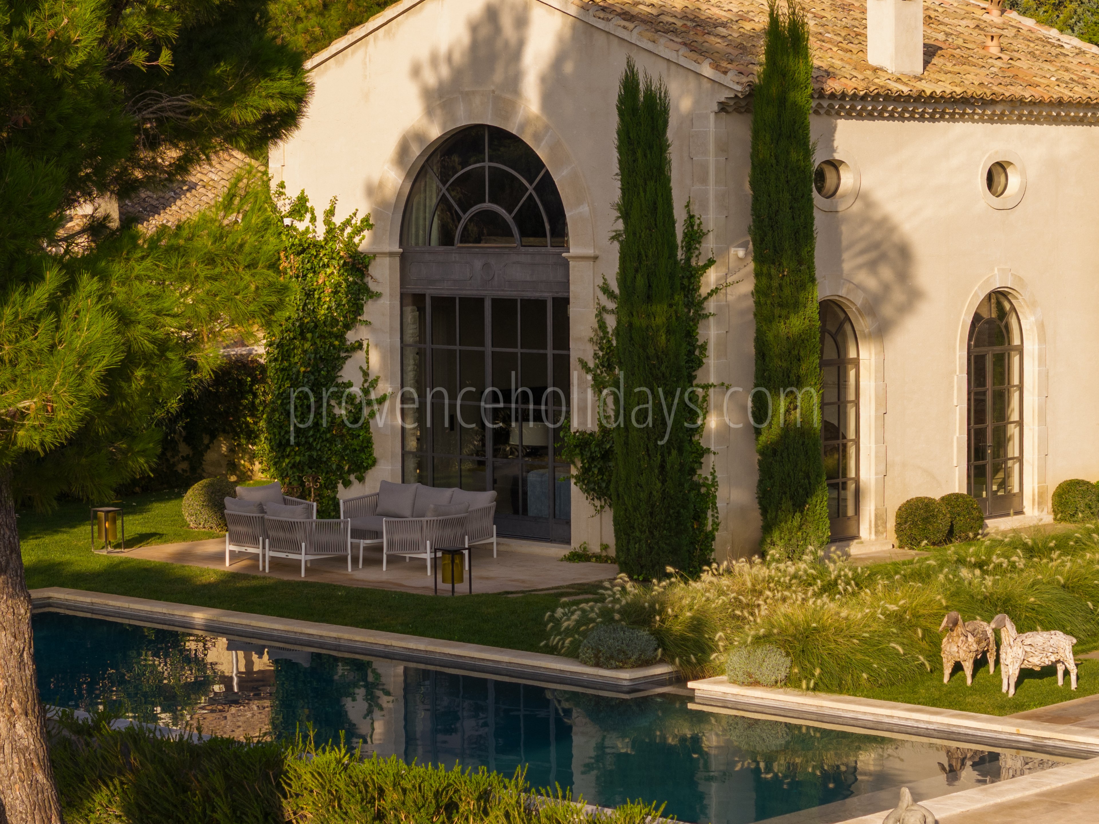 4 - La Bastide de Maussane: Villa: Pool