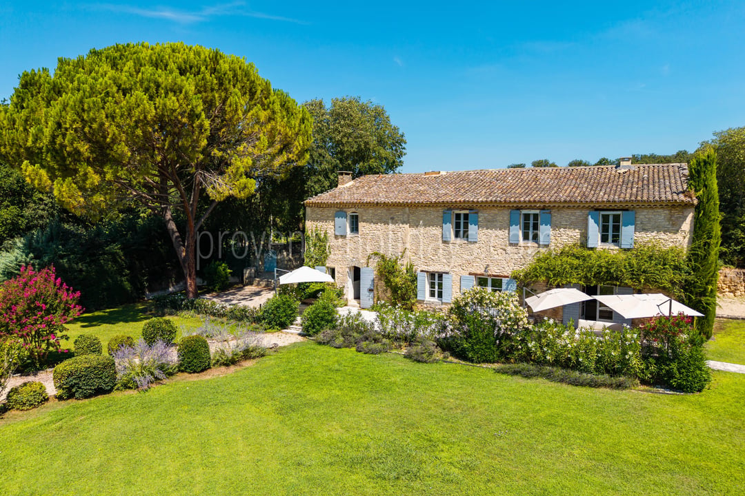 4 - Provençal mas in Ménerbes: Villa: Exterior