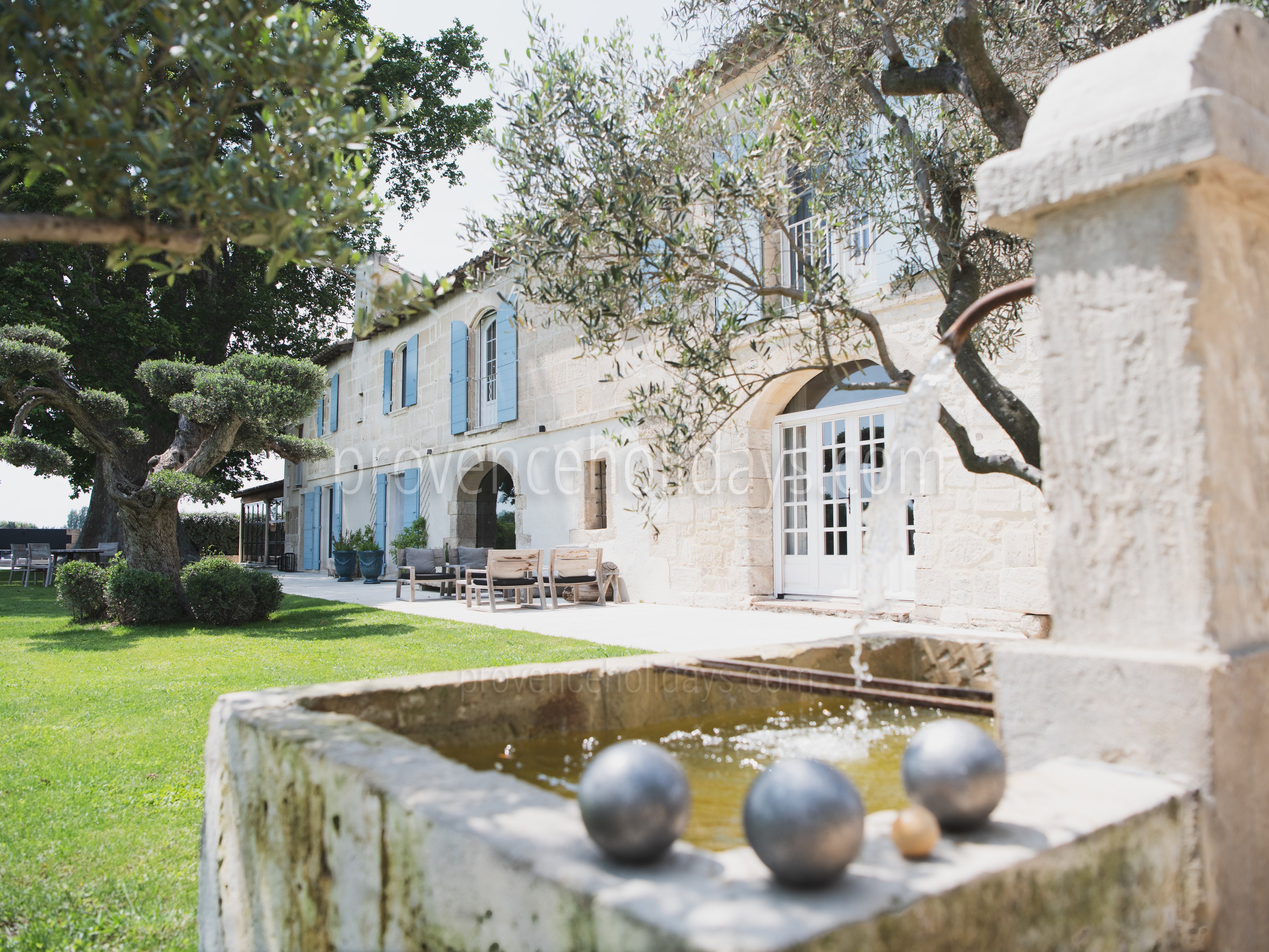 7 - Mas d\'Images: Villa: Exterior