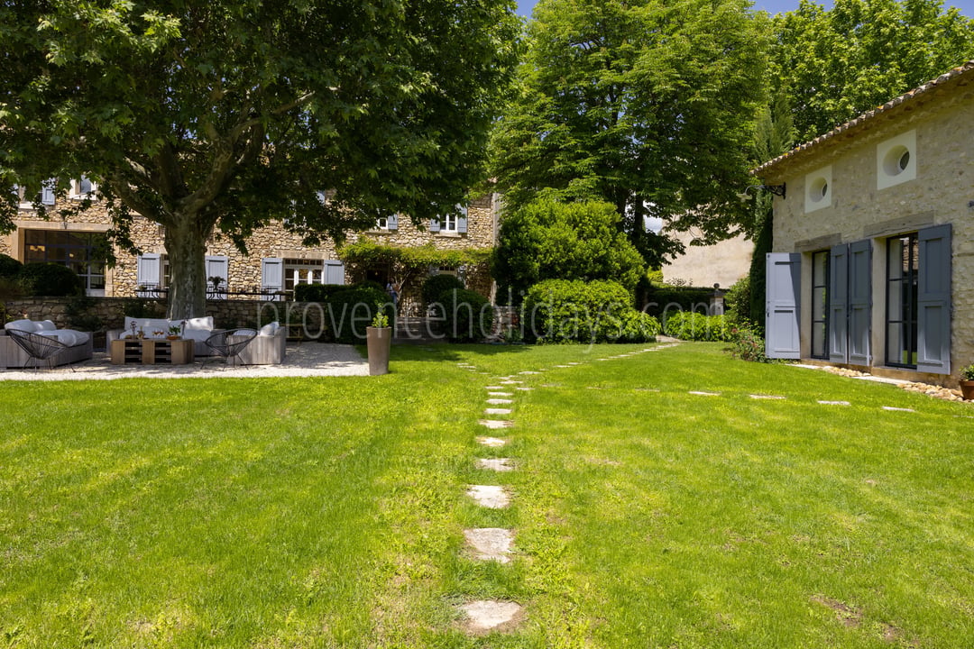 26 - Bastide de Goult: Villa: Exterior