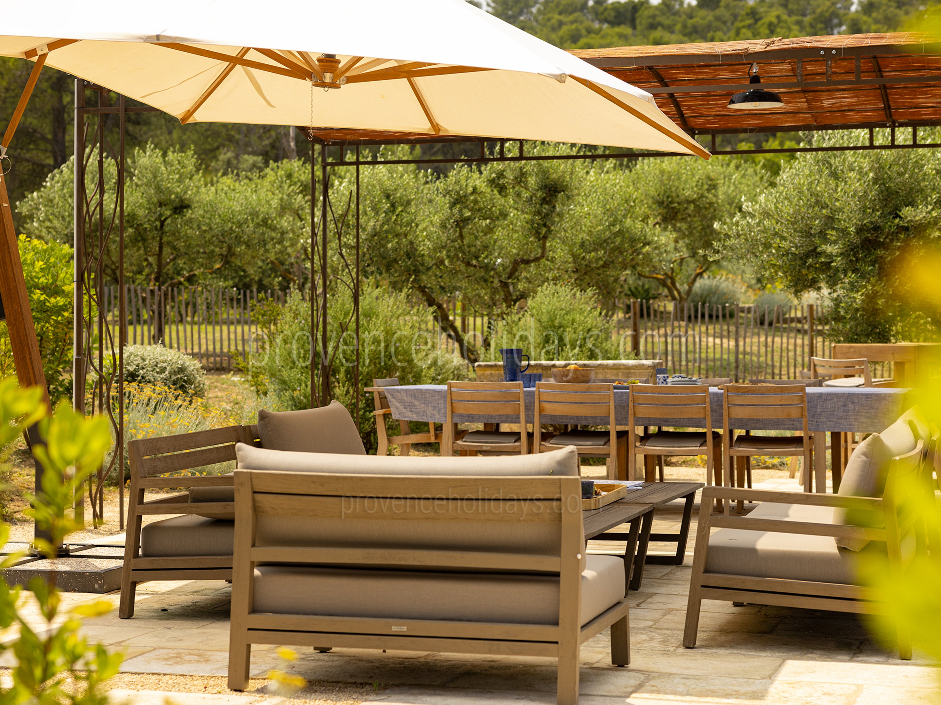 26 - Le Mas Secret: Villa: Exterior