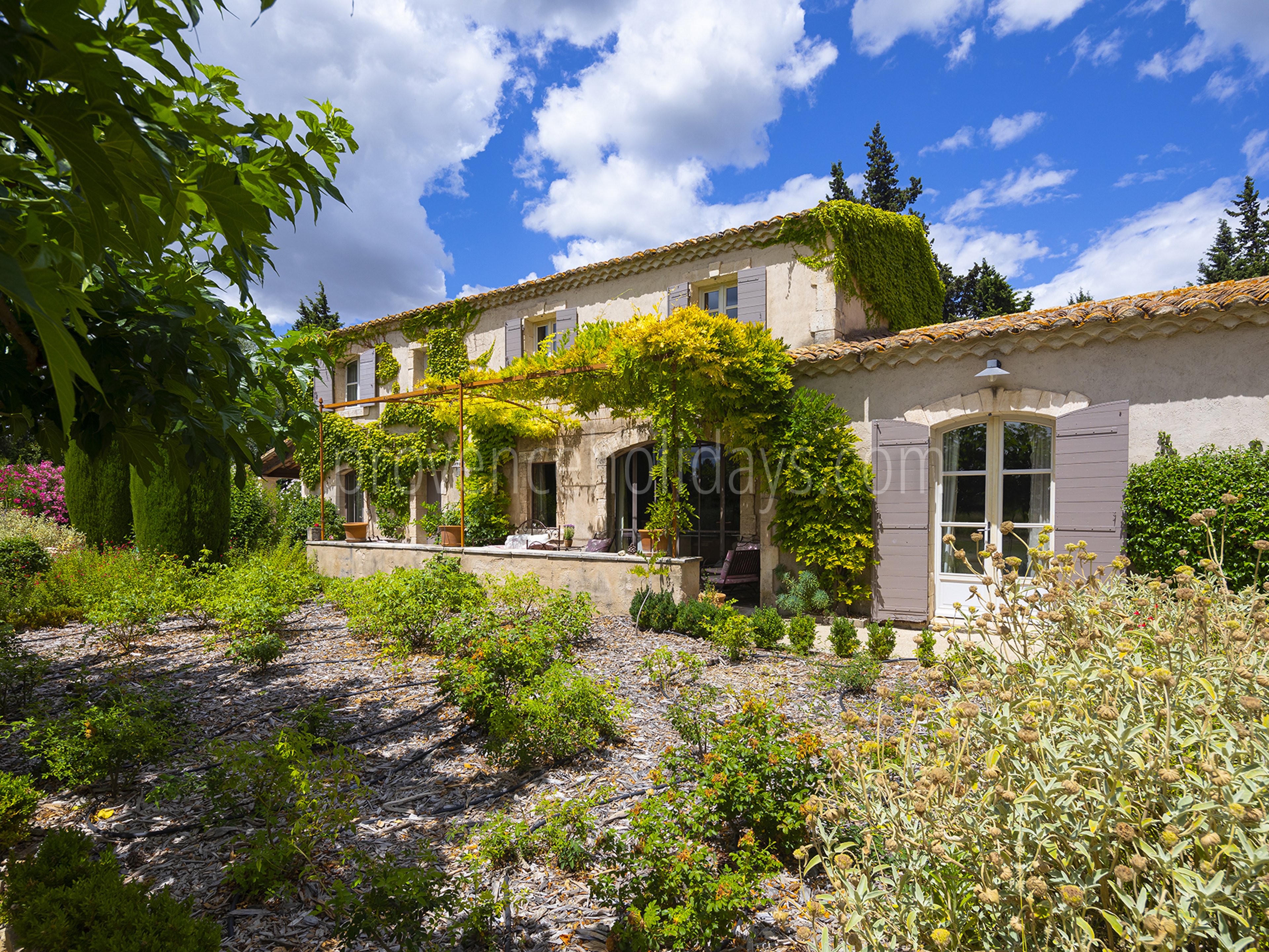 13 - Maison Paradou: Villa: Exterior