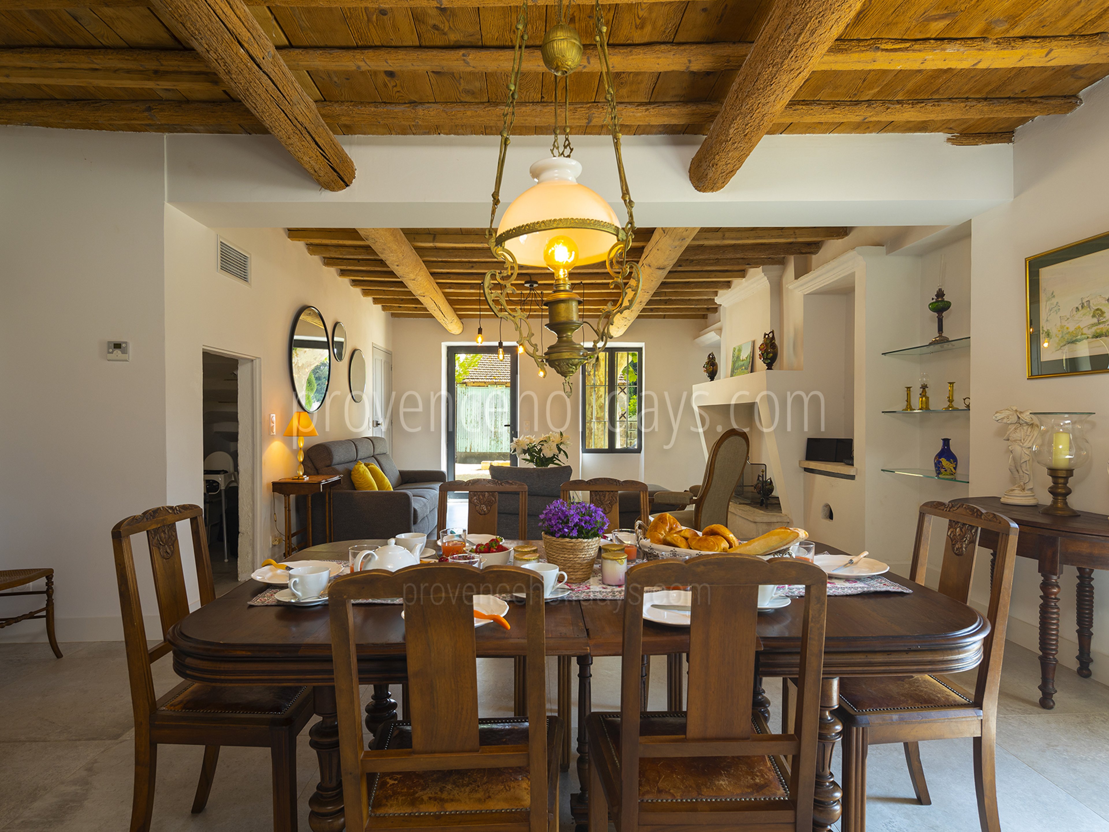 21 - Mas Alpilles: Villa: Interior