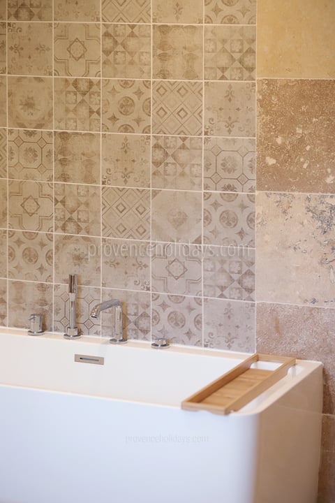 57 - Mas Castillon: Villa: Bathroom