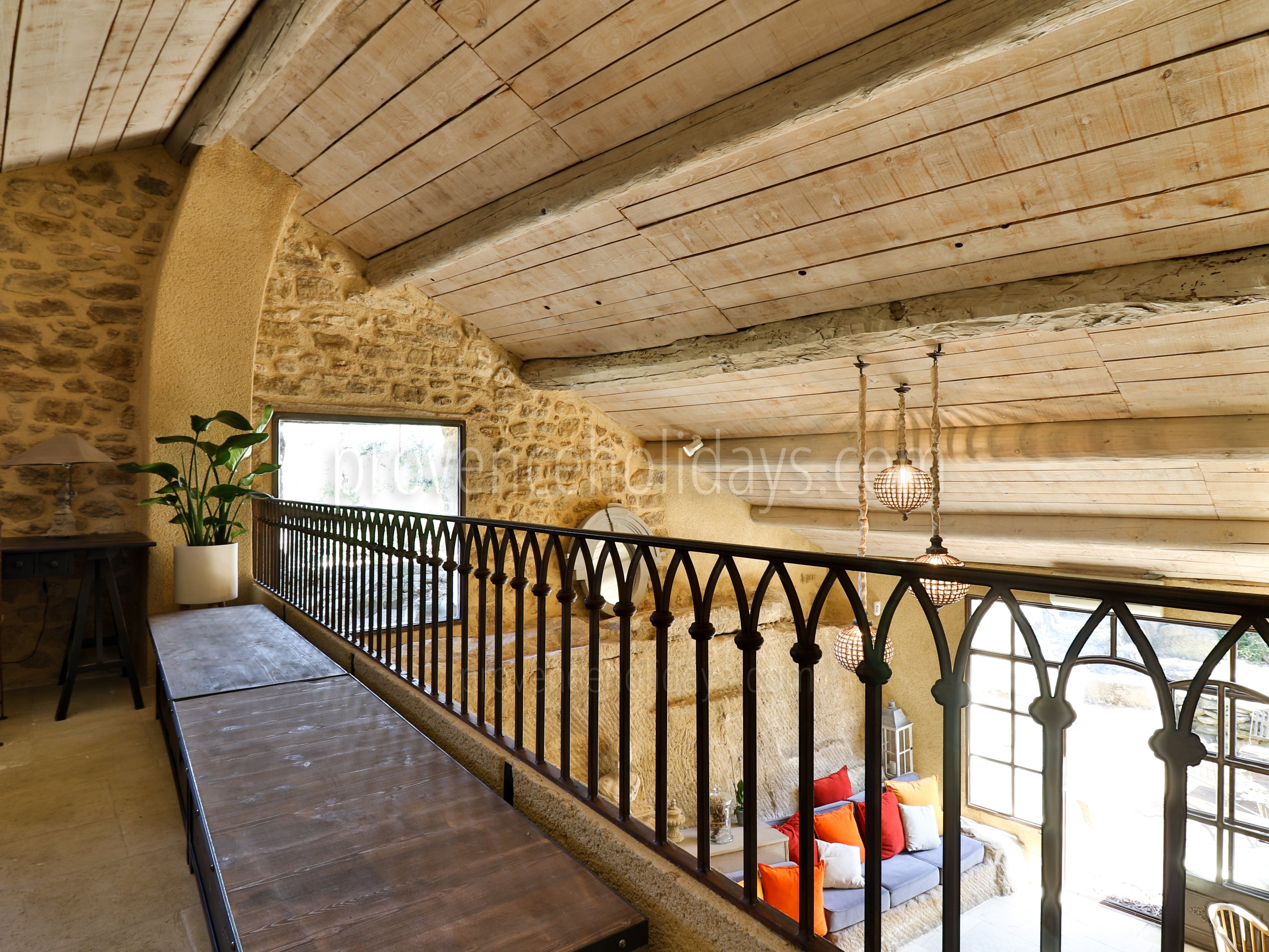 27 - Mas de Beaumes: Villa: Interior