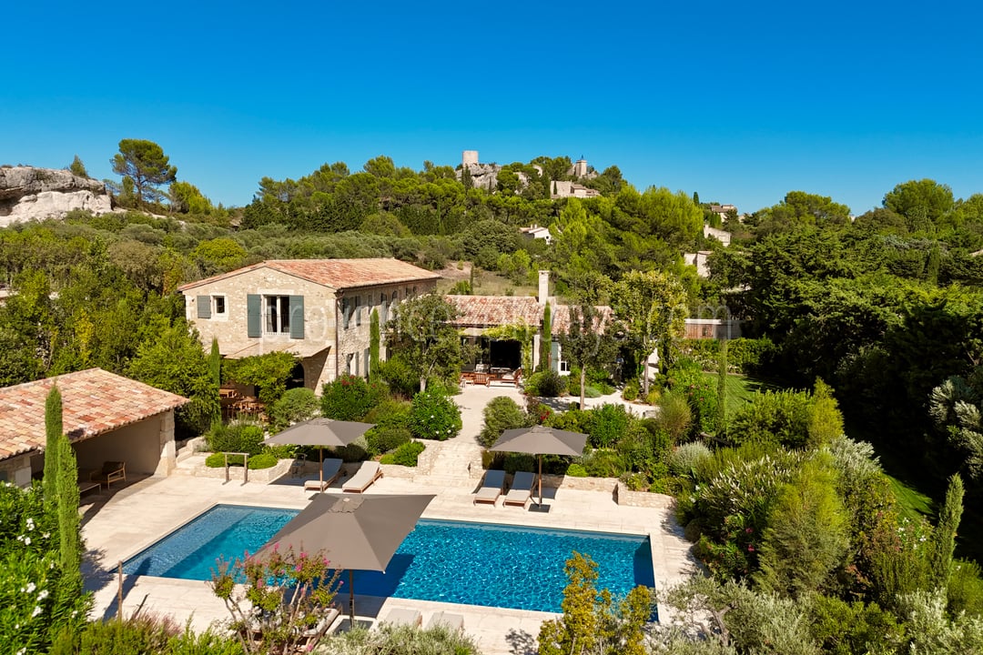 Exceptional villa on foot from the village of Eygalières