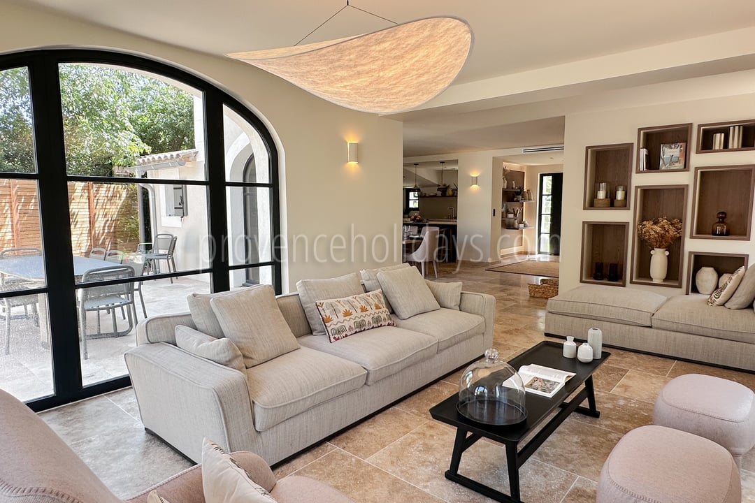 7 - Villa Oumai: Villa: Interior