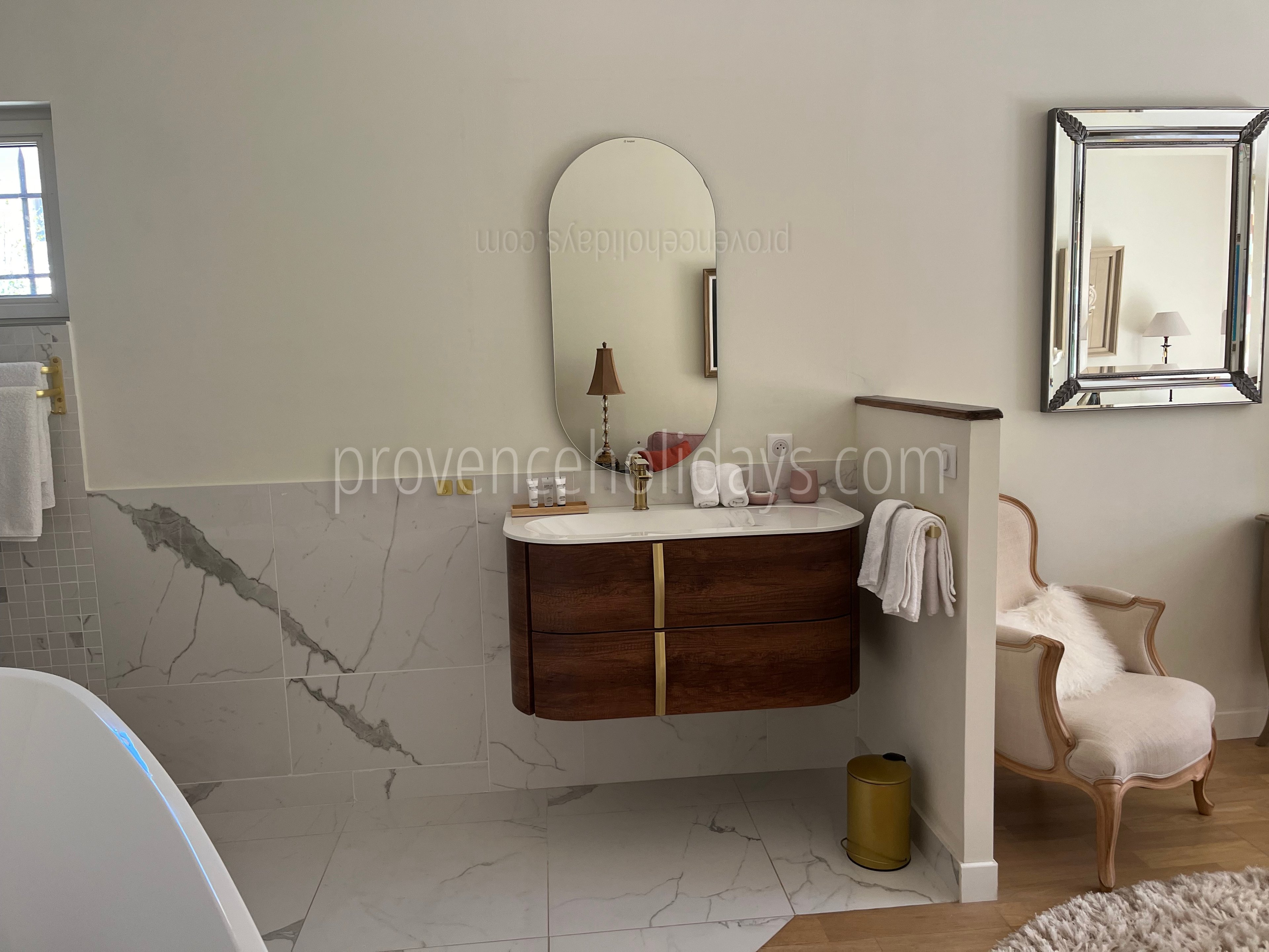 35 - Le Mas de la Cabro: Villa: Bathroom