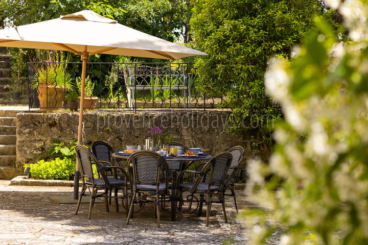 5 - Le Mas d\'Ansouis: Villa: Exterior
