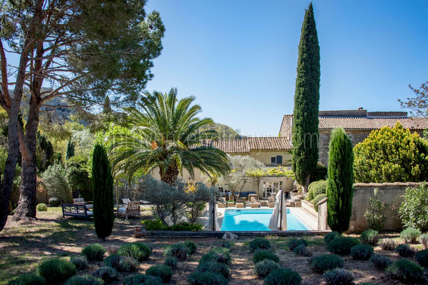 35 - Mas Mouriès: Villa: Exterior