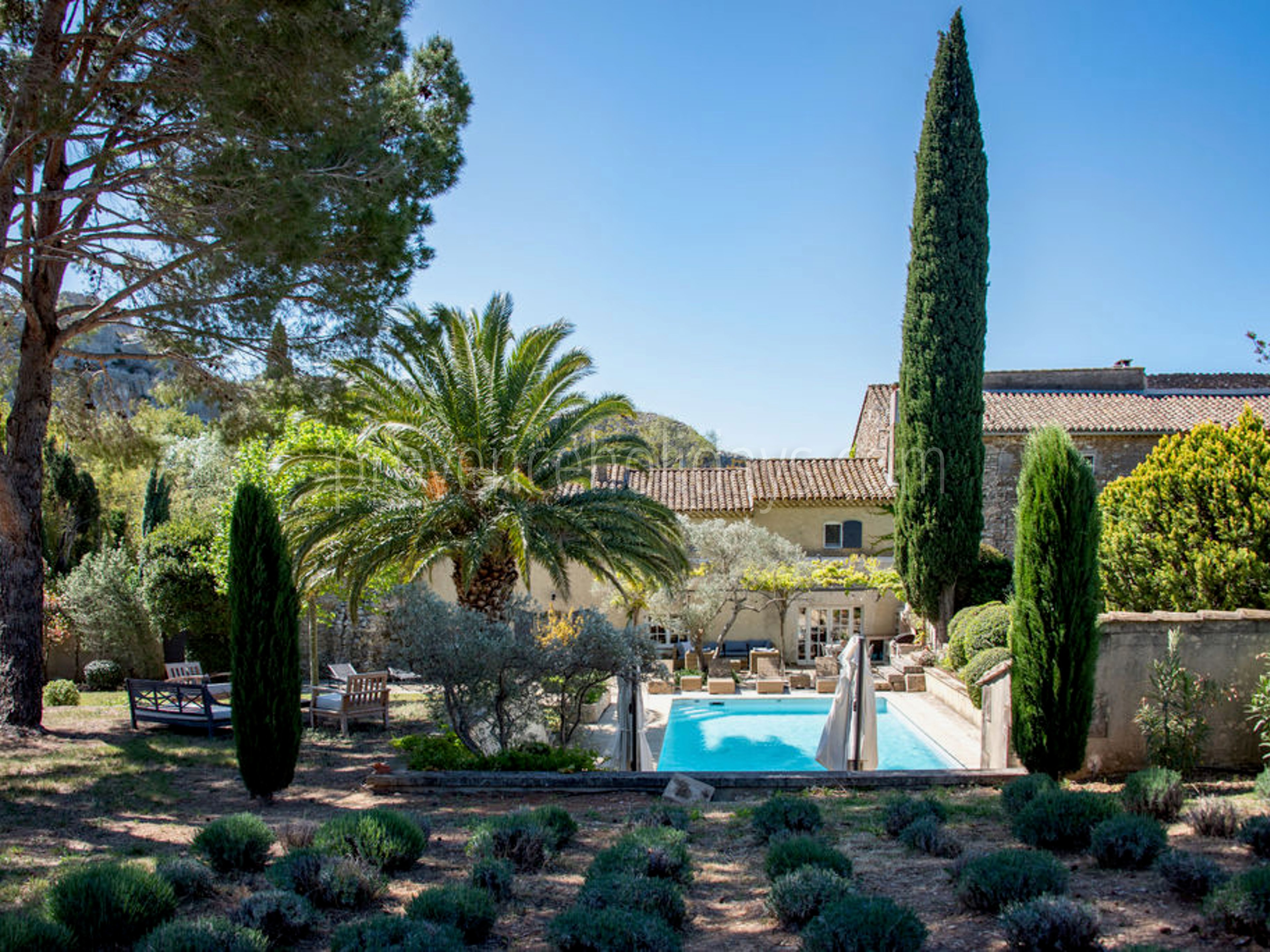 35 - Mas Mouriès: Villa: Exterior