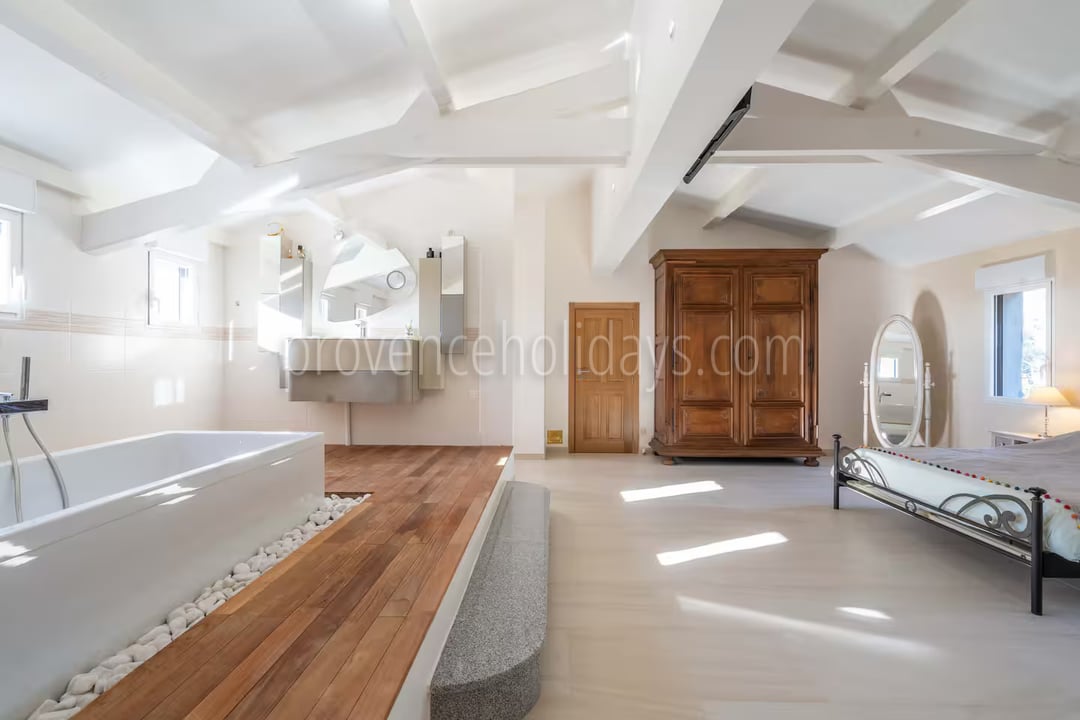 20 - Mas de l\'Eolienne: Villa: Bedroom