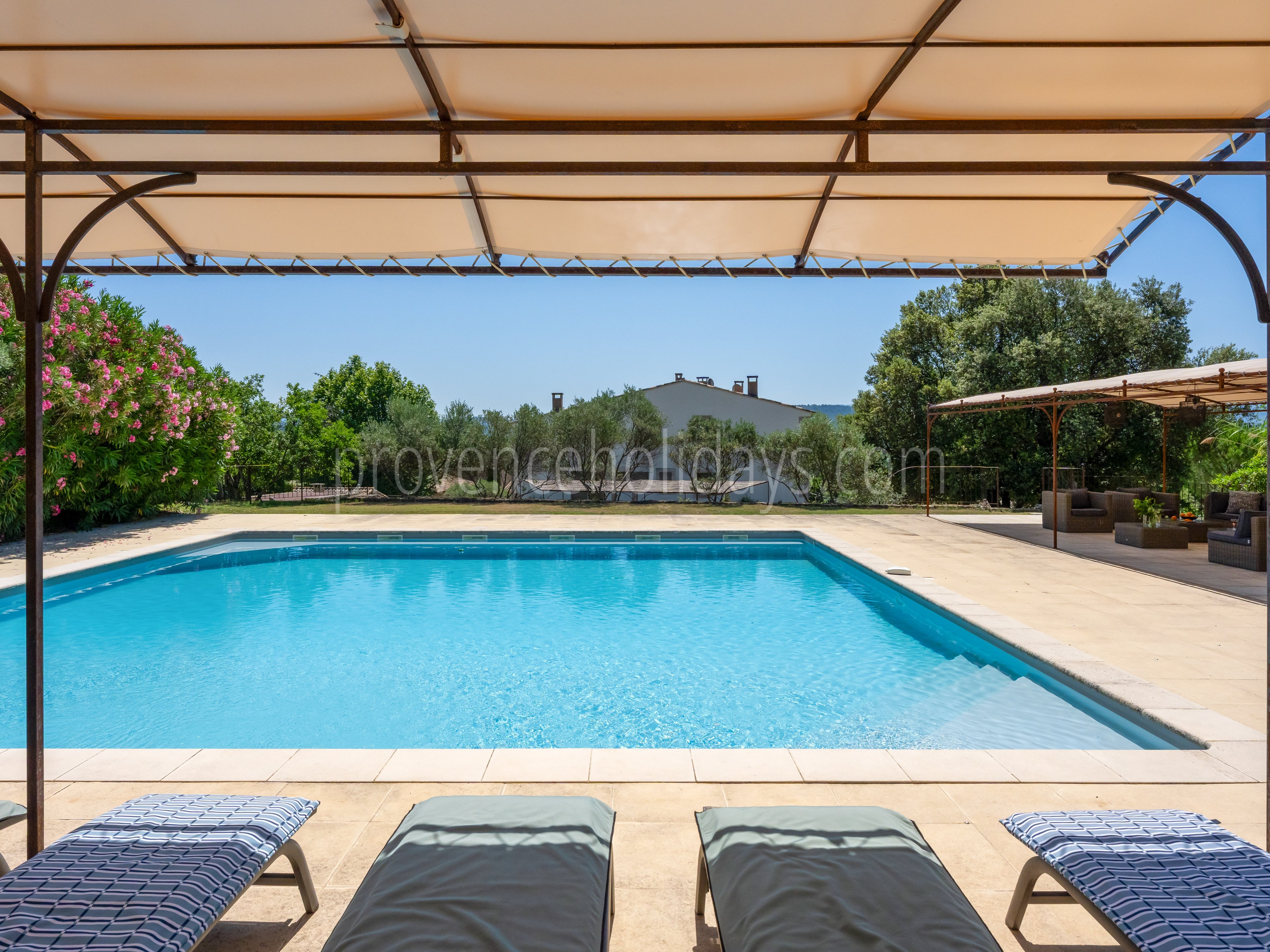 97 - La Bastide des Sources: Villa: Pool