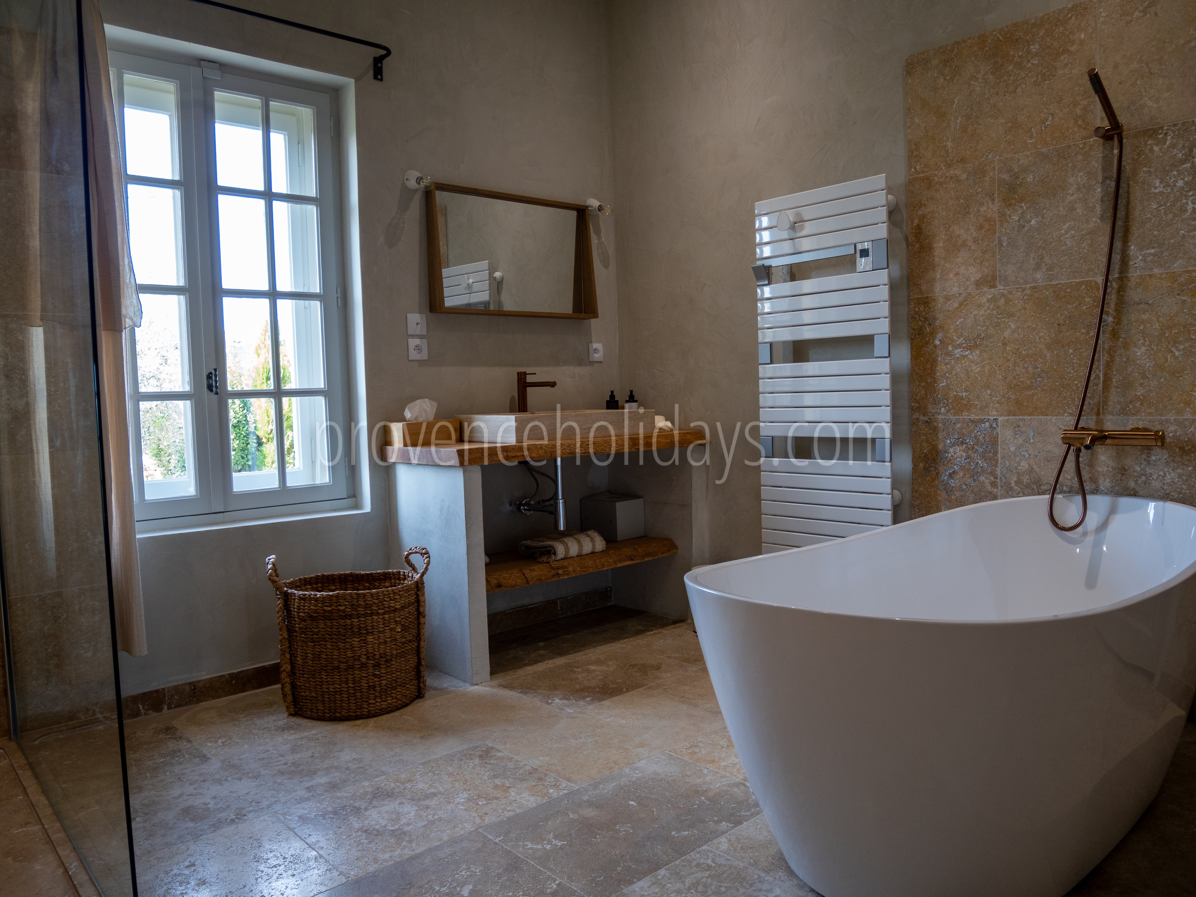 19 - Villa Serenité du Luberon: Villa: Bedroom