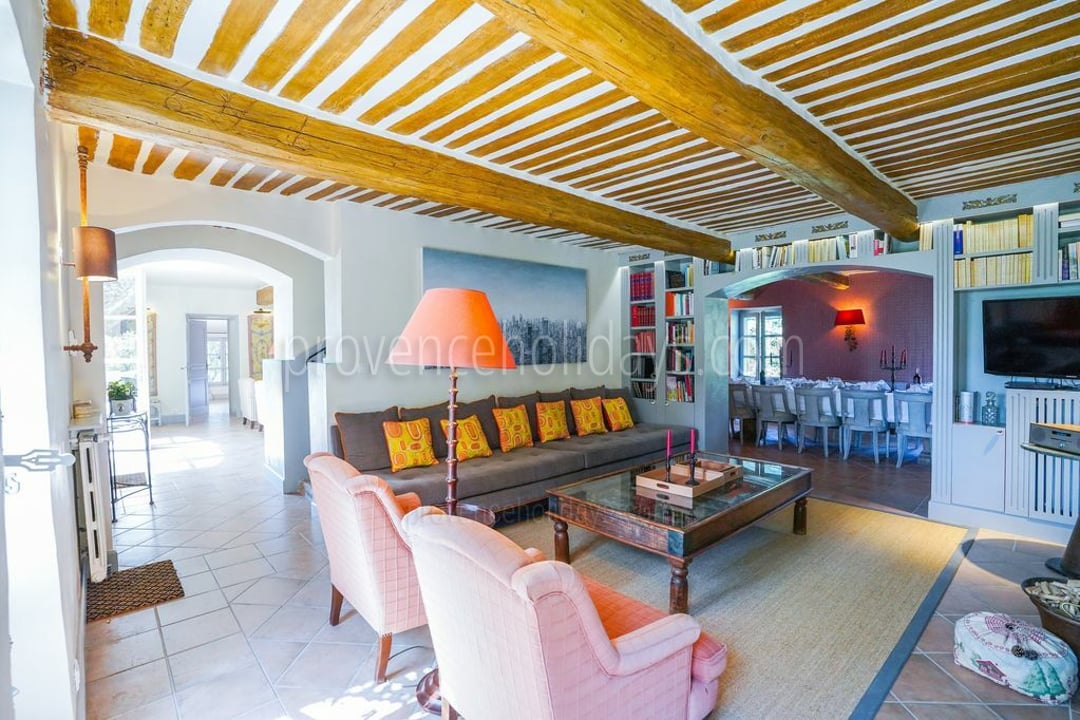 25 - Mas Saint-Andiol: Villa: Interior