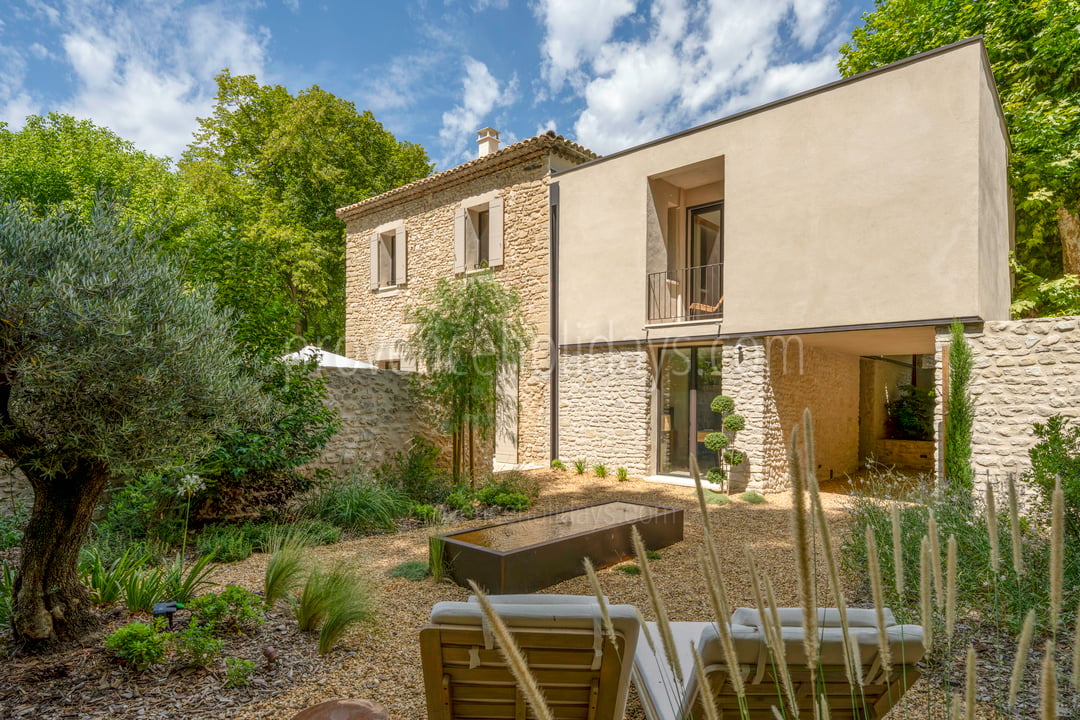 11 - Domaine de la Sorgue: Villa: Exterior