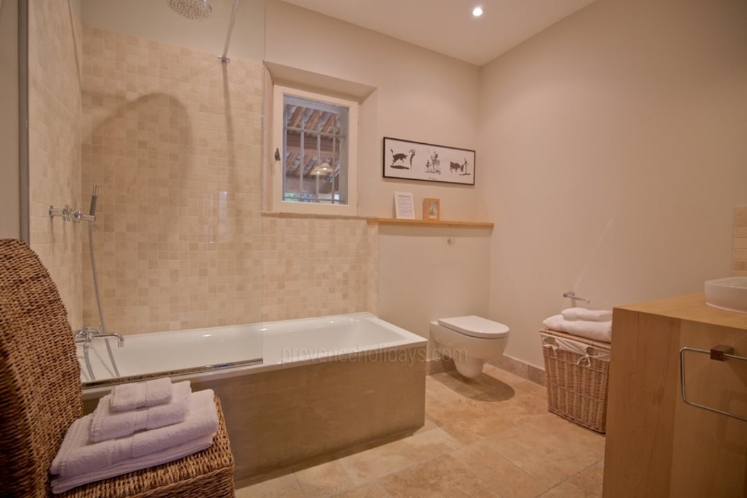 22 - Mas Tranquil: Villa: Interior