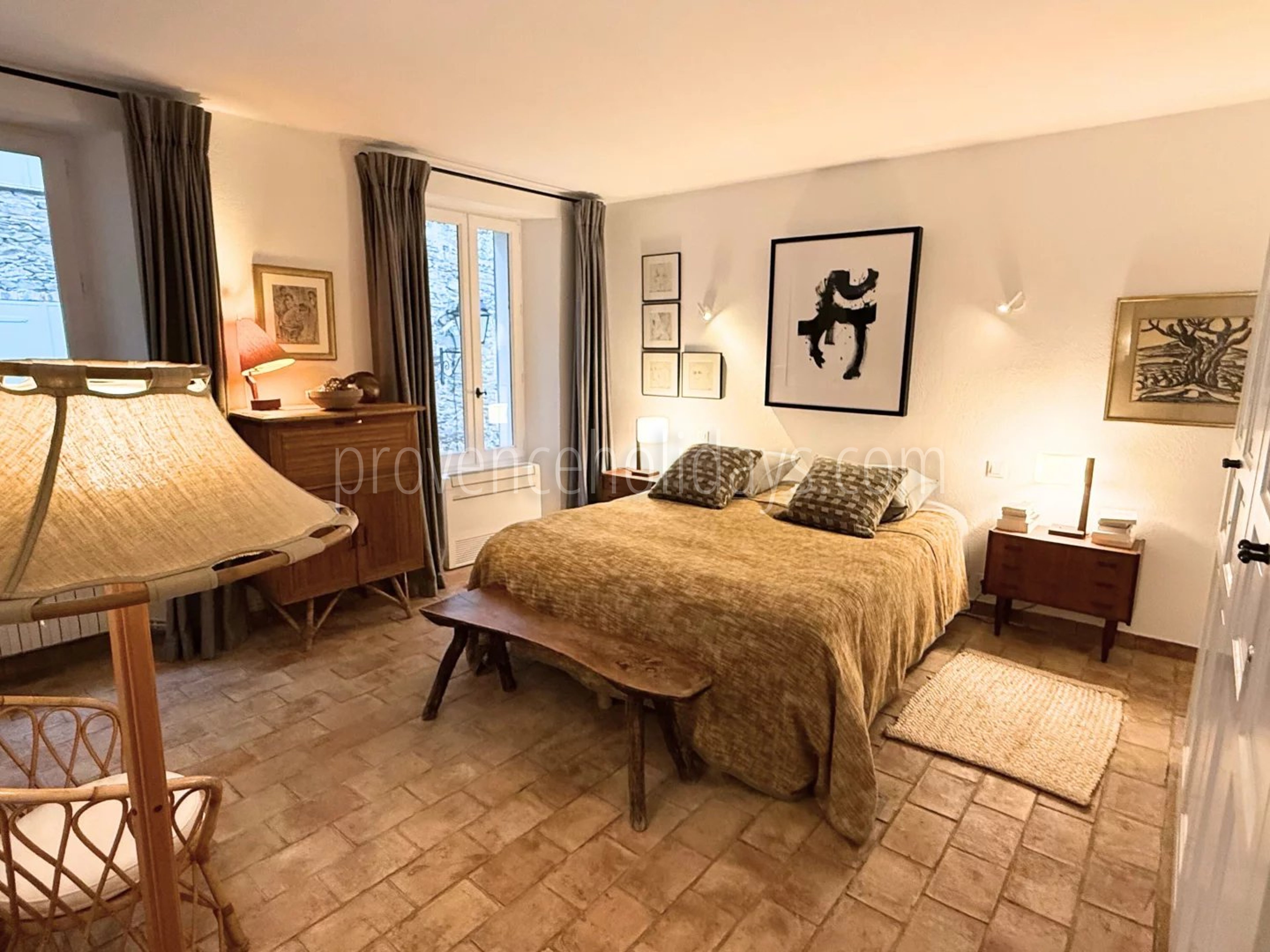 3 - Renovated house in La Garde-Freinet: Villa: Bedroom