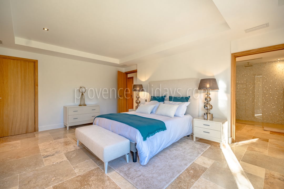 6 - Villa Stonebay: Villa: Bedroom