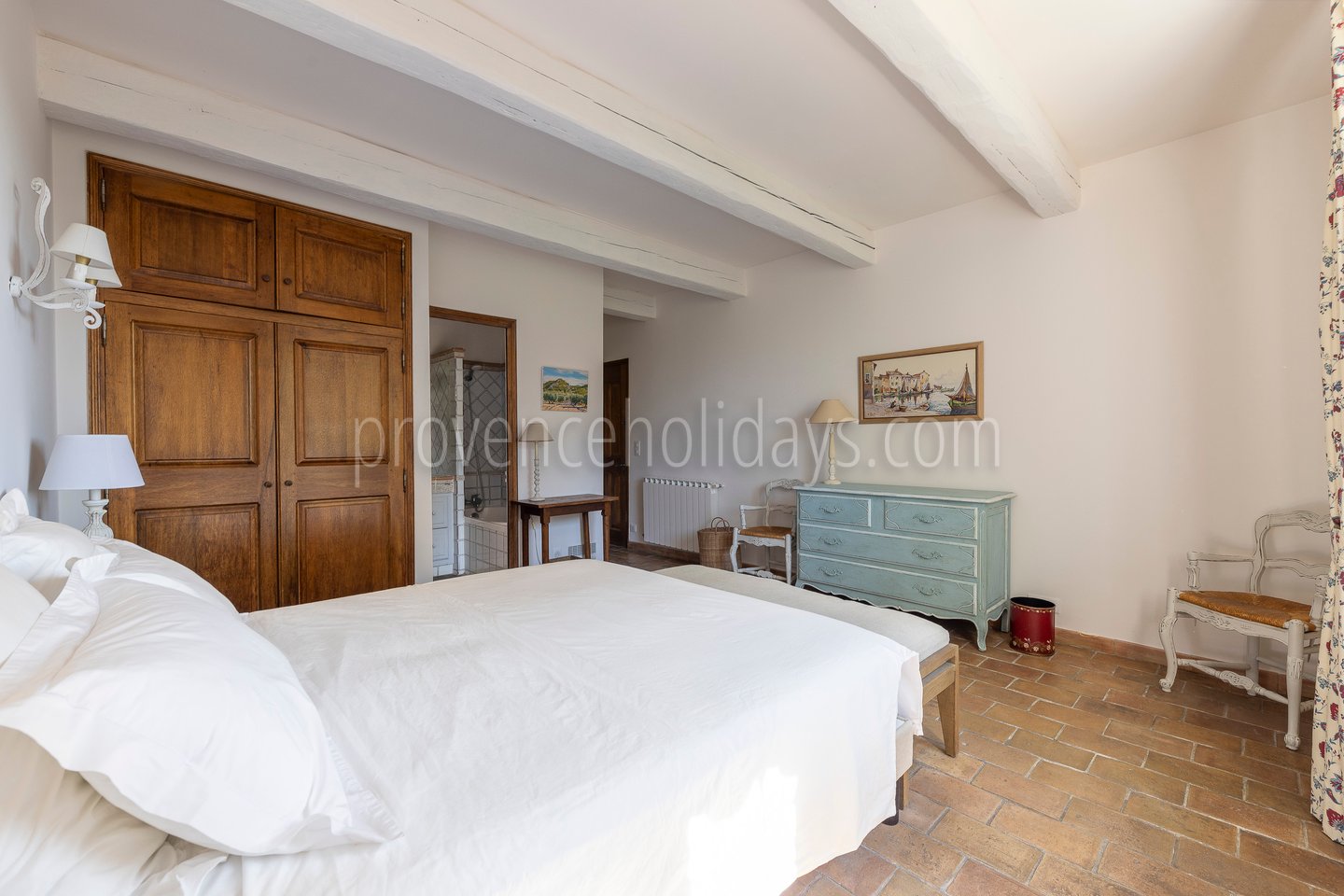 15 - Le Mas de l\'Auro: Villa: Bedroom 1