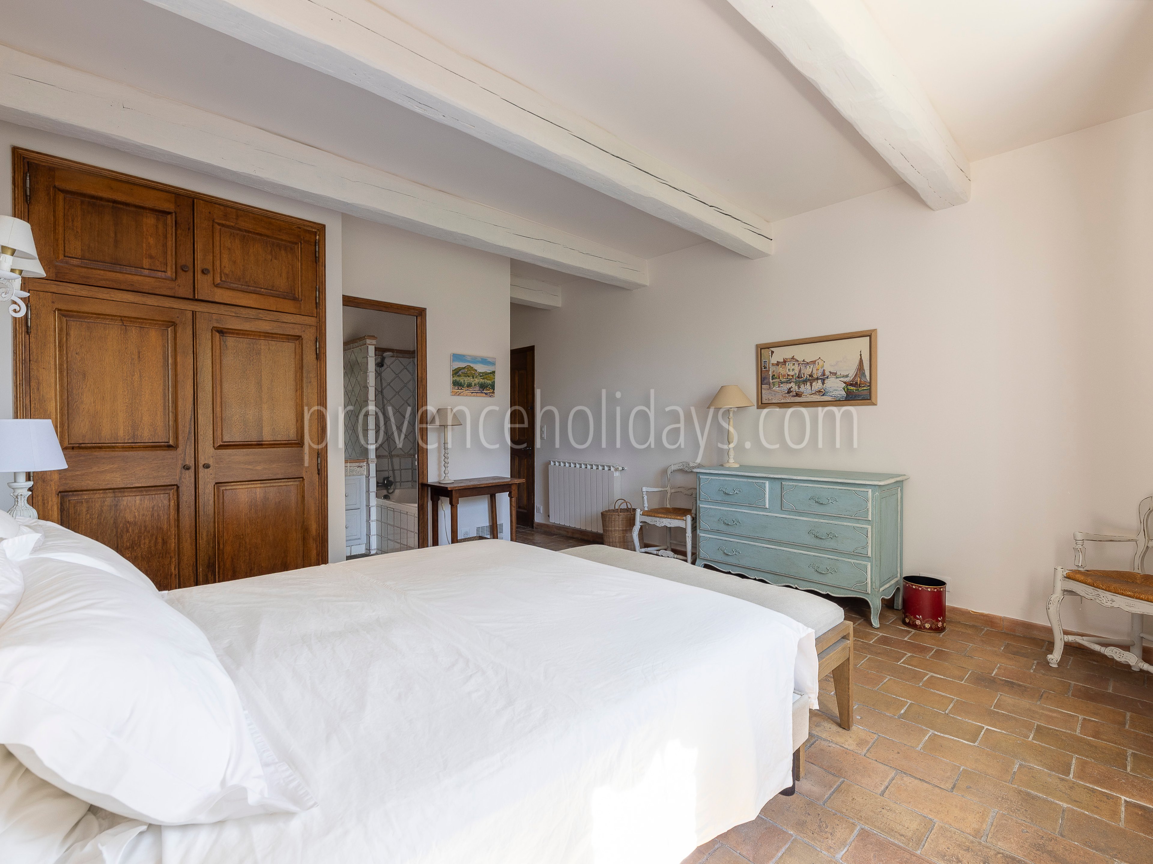 15 - Le Mas de l\'Auro: Villa: Bedroom 1