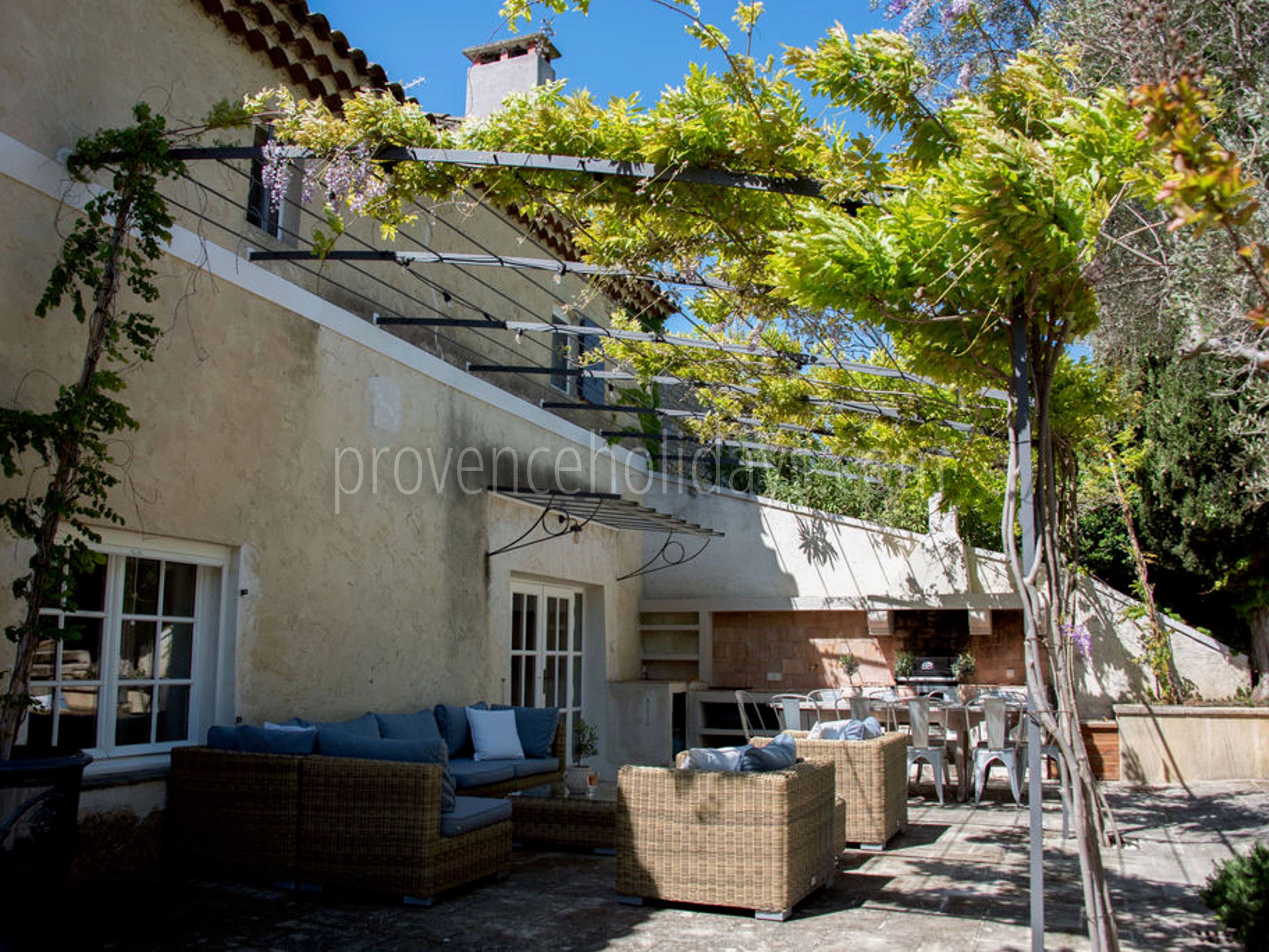 43 - Mas Mouriès: Villa: Exterior